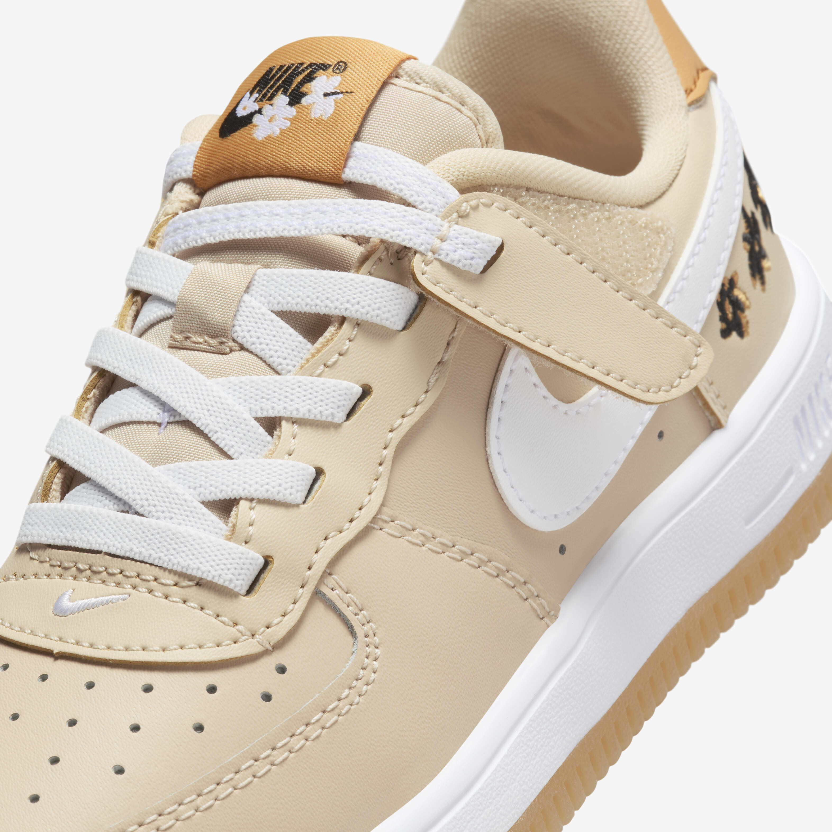 Nike Force 1 Low SE EasyOn image number 6