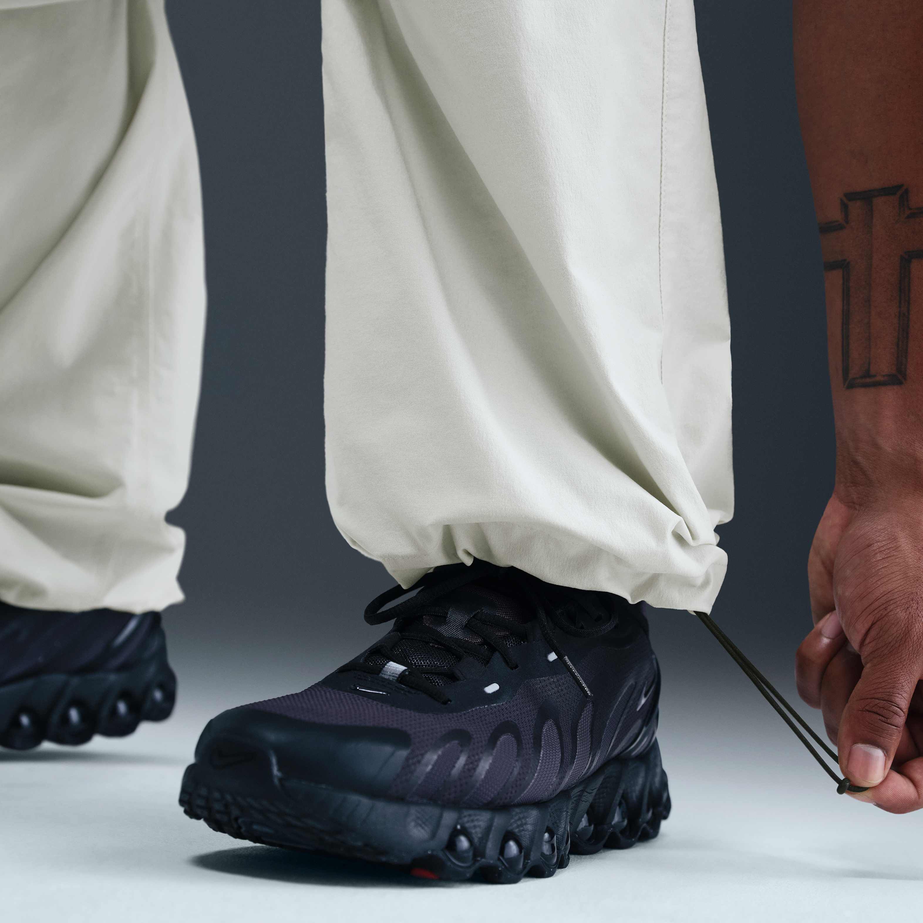 نايكي تك image number 5