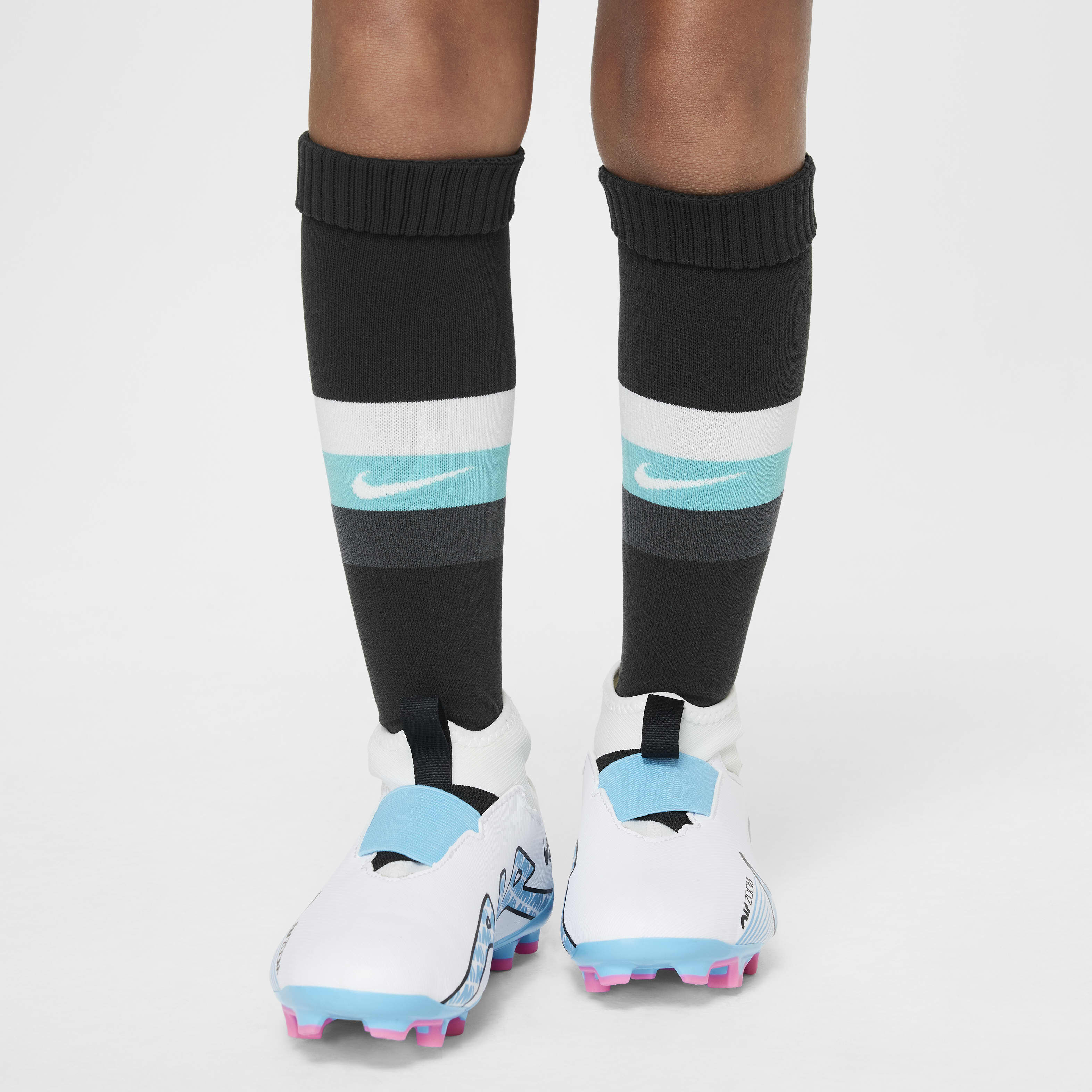 Liverpool F.C. 2024/25 Stadium Away image number 12