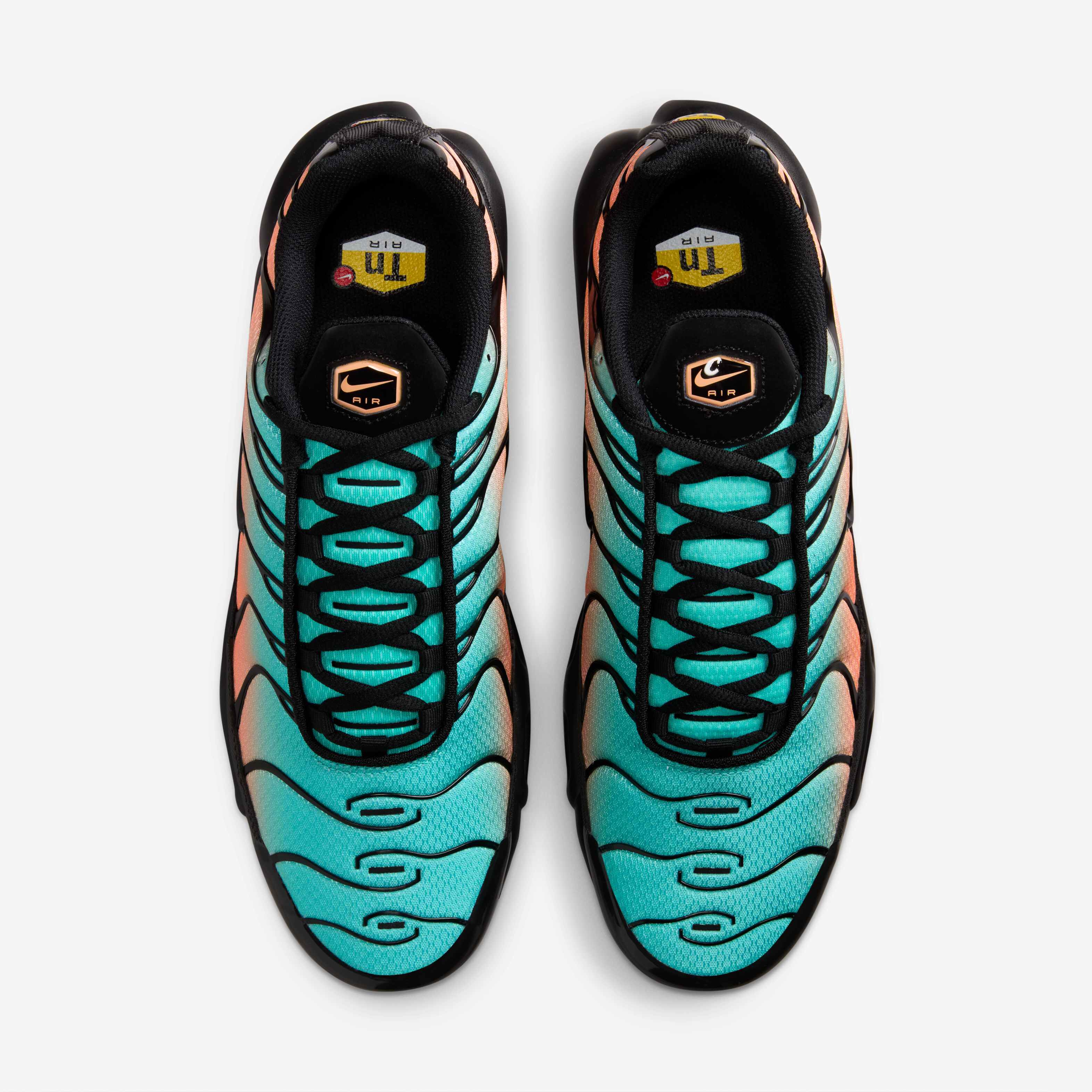 Nike Air Max Plus image number 3