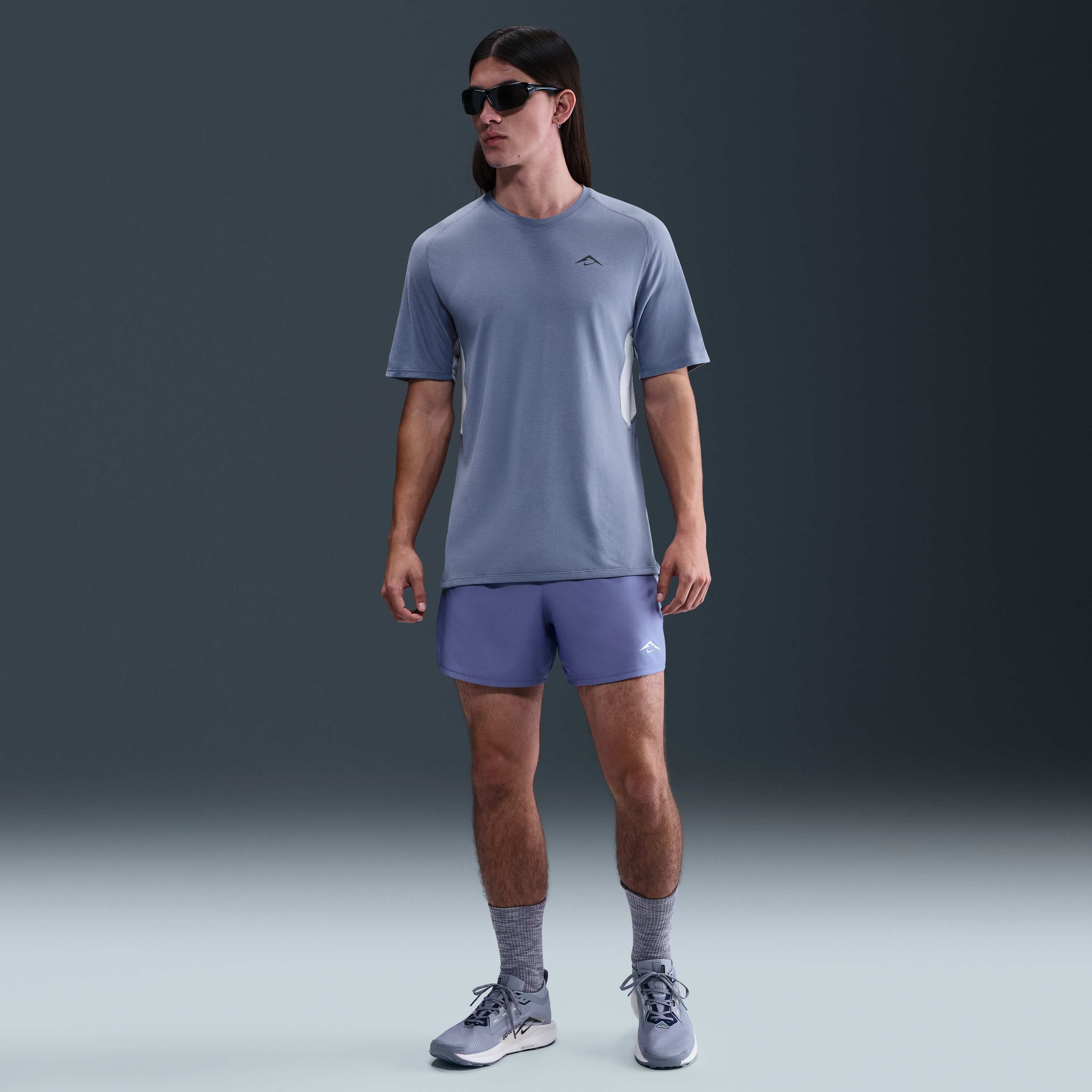 نايكي سولار تشيس image number 3