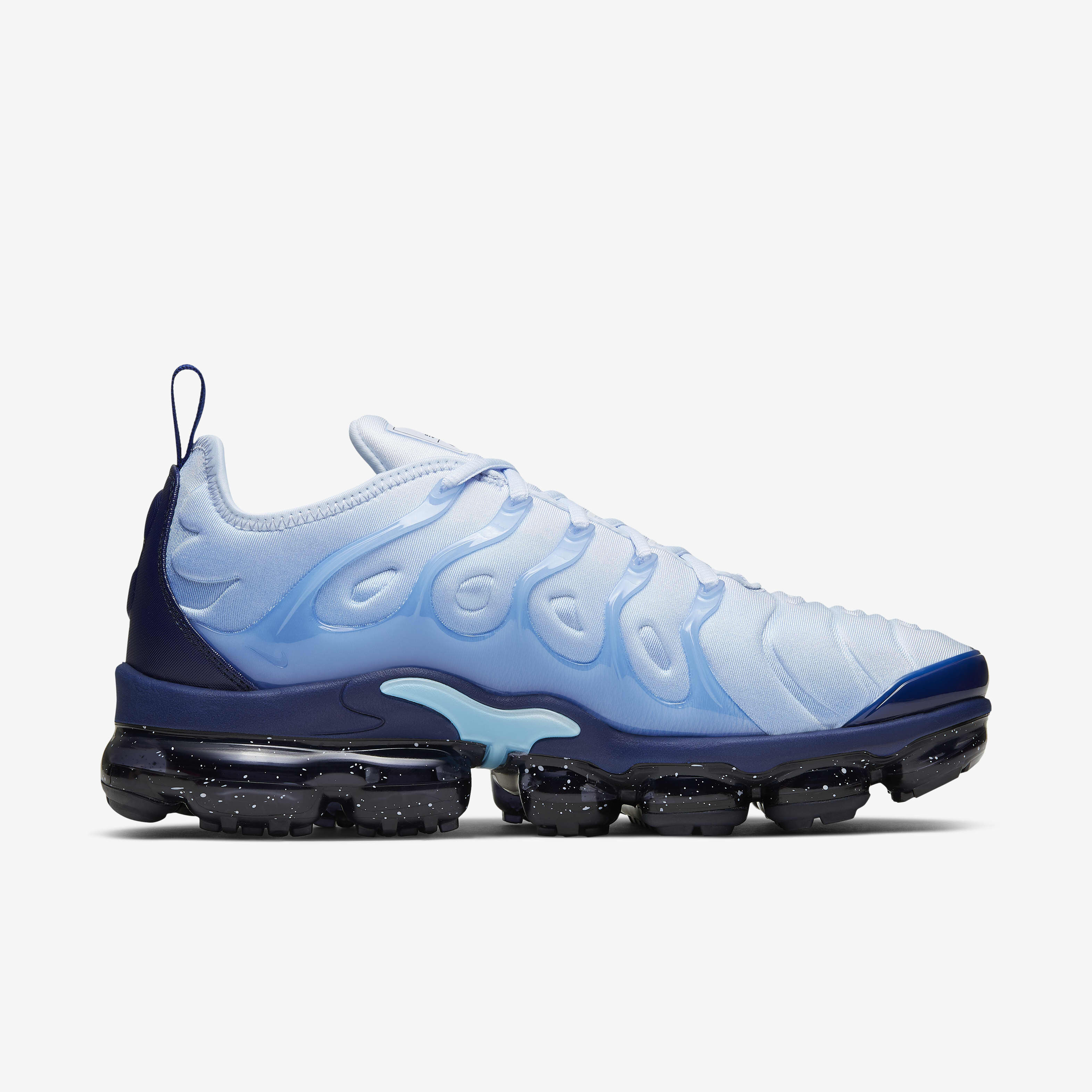 vapor max plus blue and white