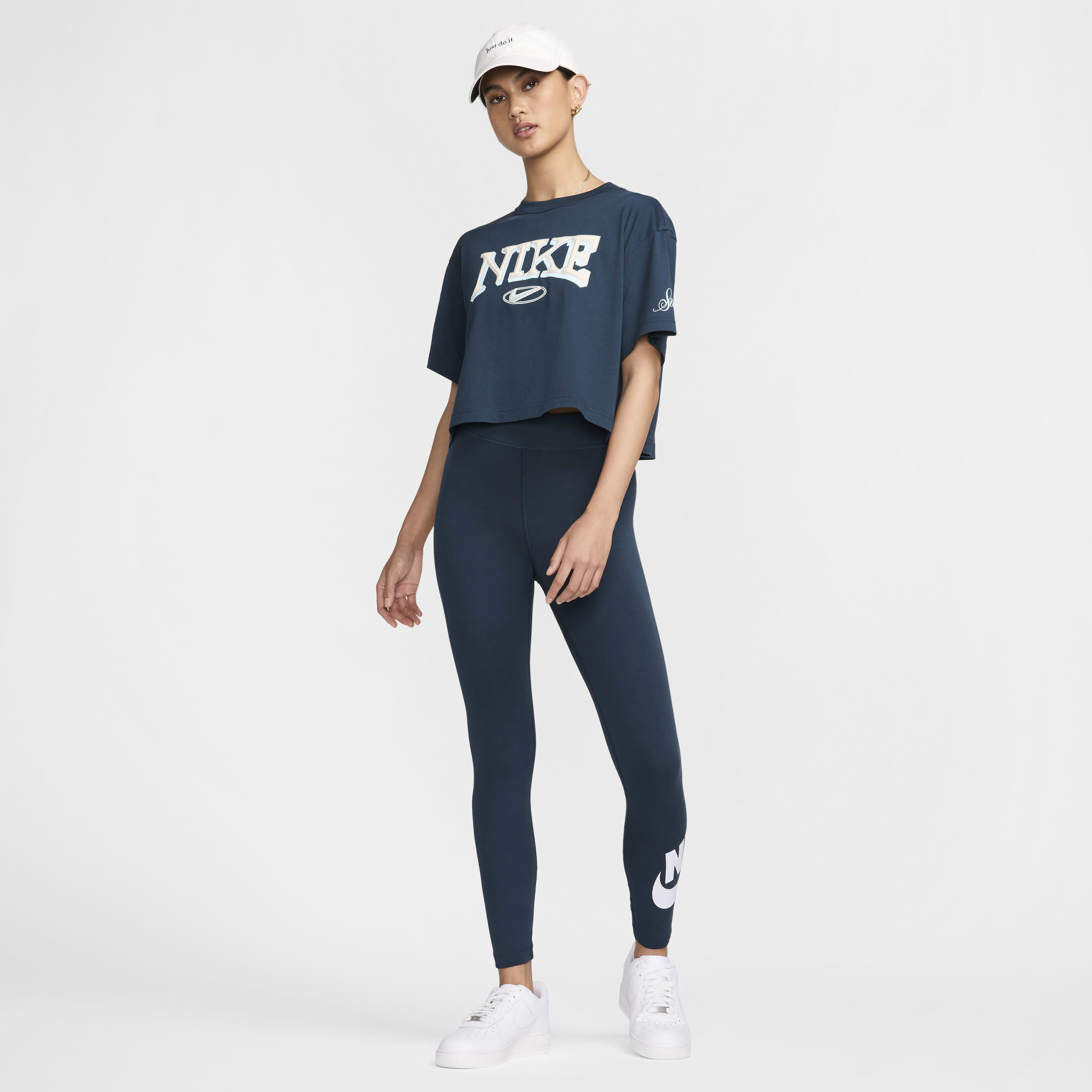 ★ Nike★ Sportswear loose short sleeve crop t-shirt W armo Nike Sportswear Loose Short-Sleeve Women's Cropped T-Shirt F