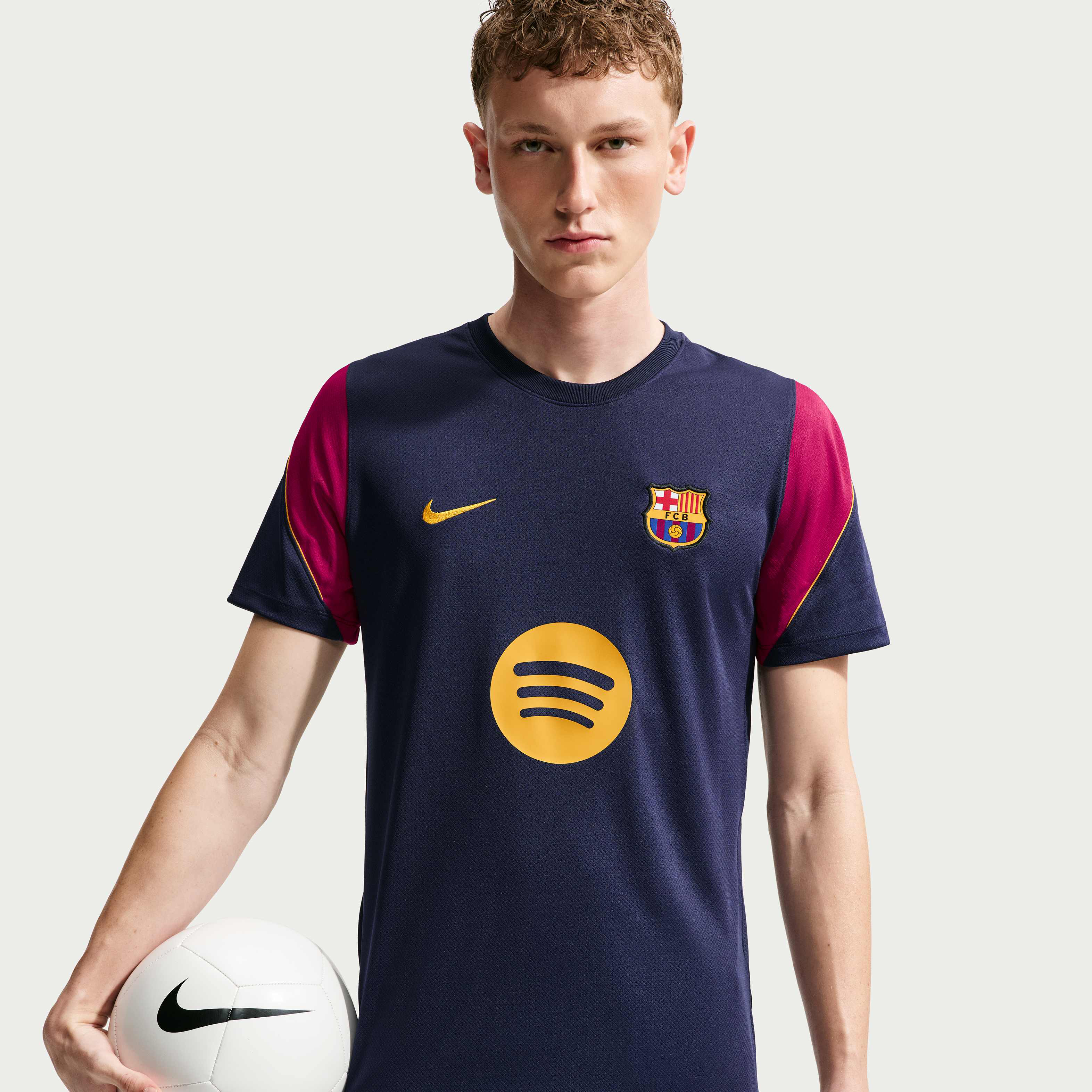 F.C. Barcelona Strike image number 5