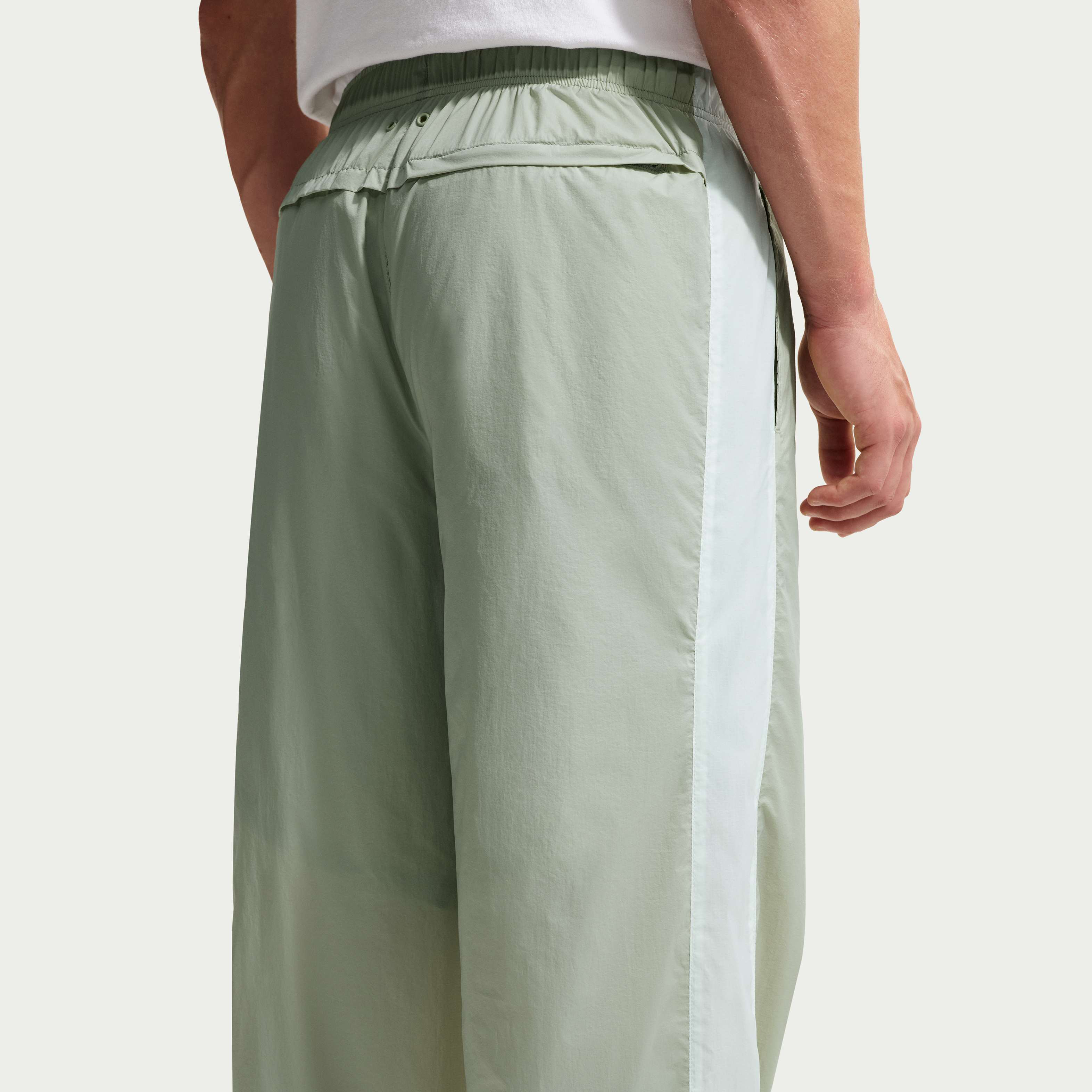 نايكي ويندرانر image number 2