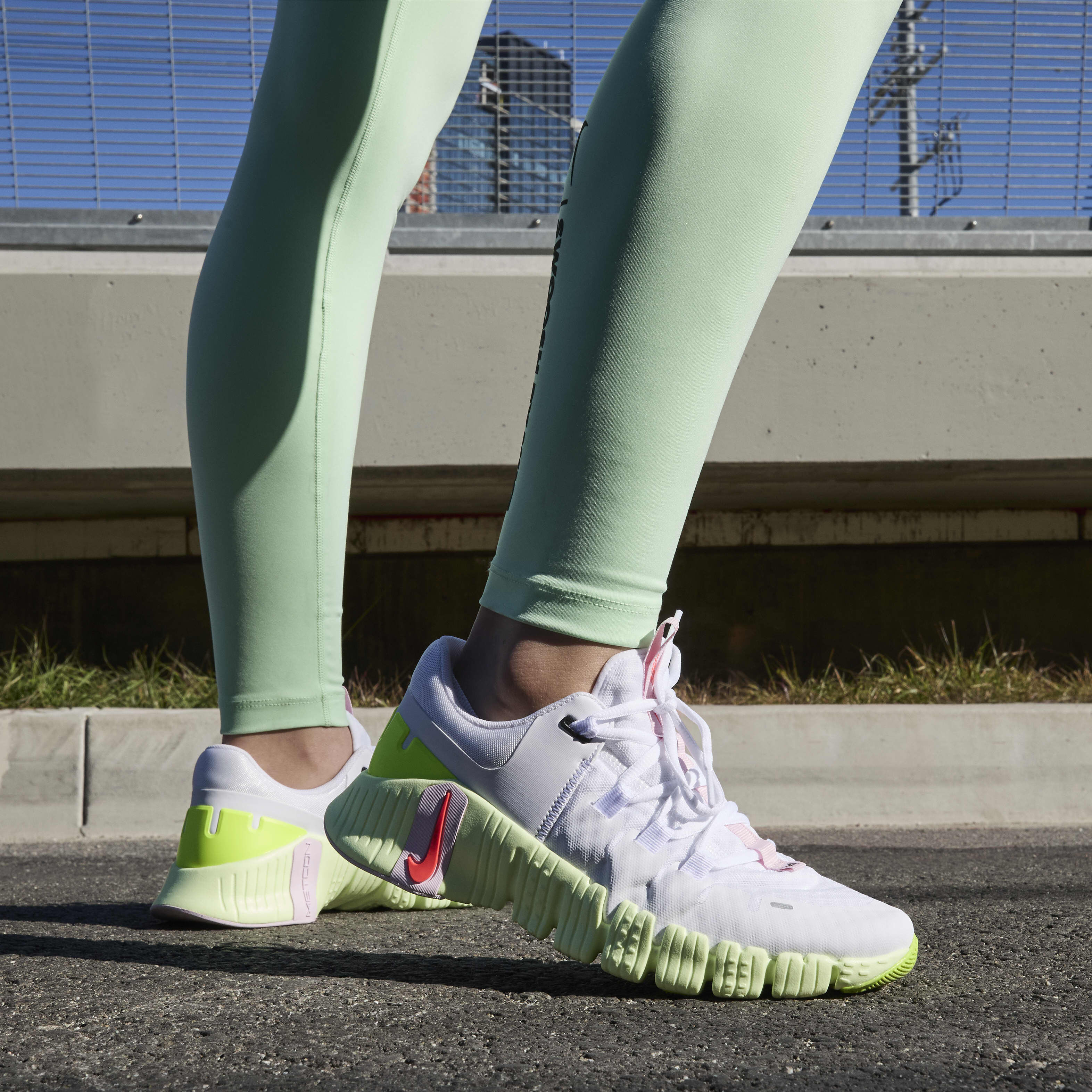 Buy Nike Free Metcon 5 Women s Workout Shoes White Barely Volt Pink Foam Bright Crimson Nike Kuwait Official