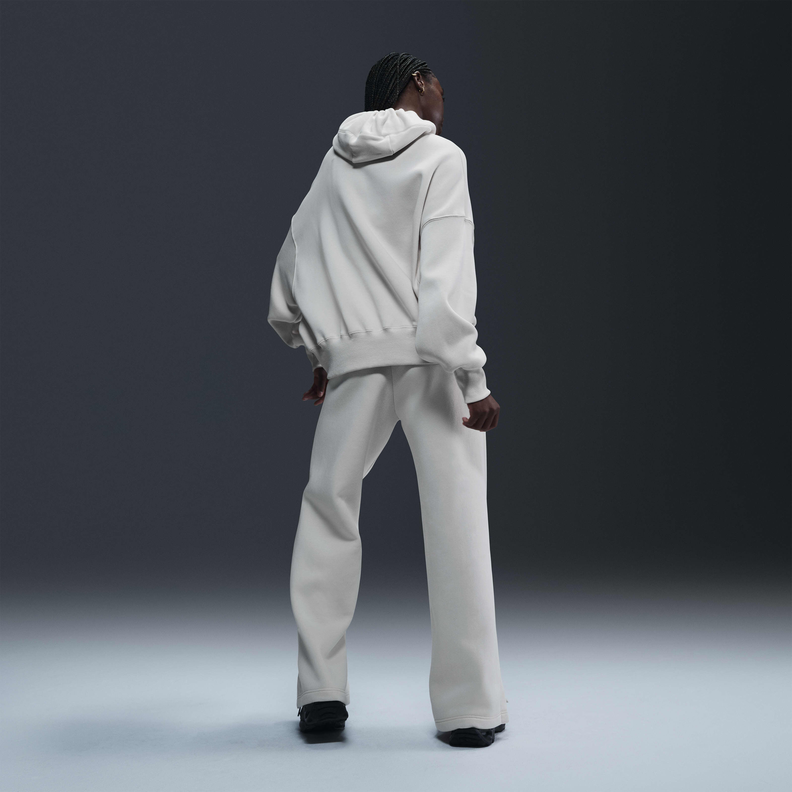 نايكي سبورتسوير فينيكس فليس image number 4