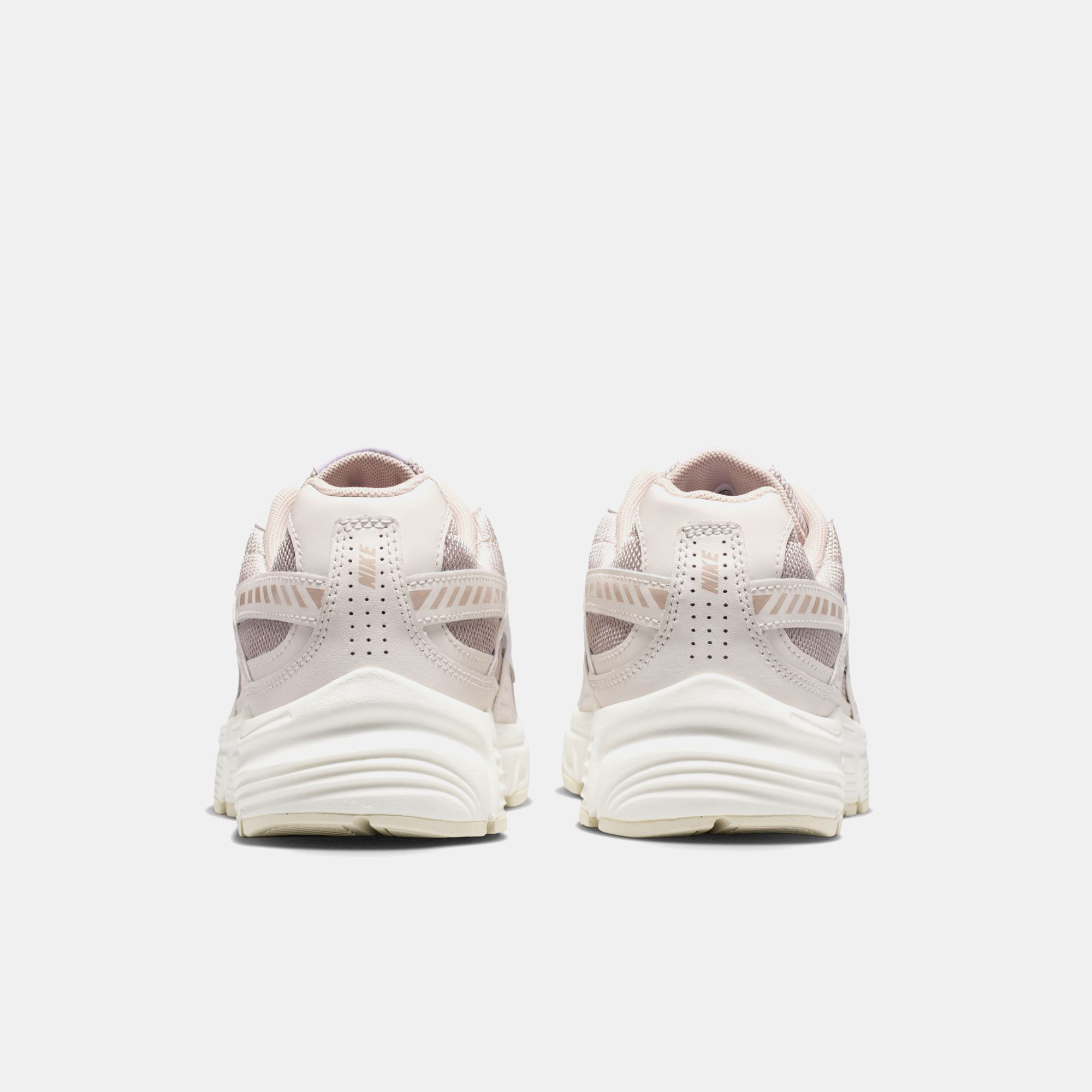 نايكي انيشيتر image number 1