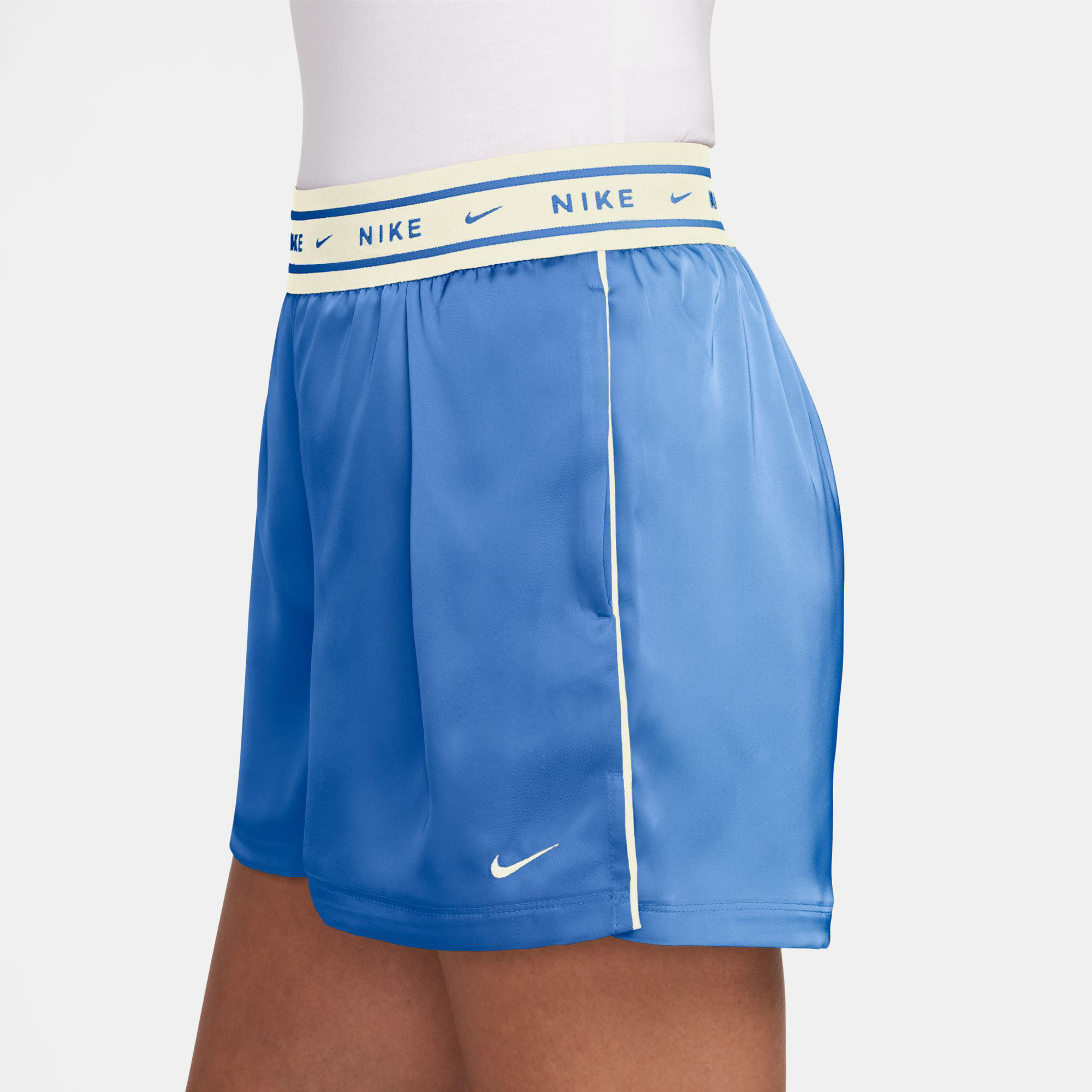 نايكي سبورتسوير image number 2