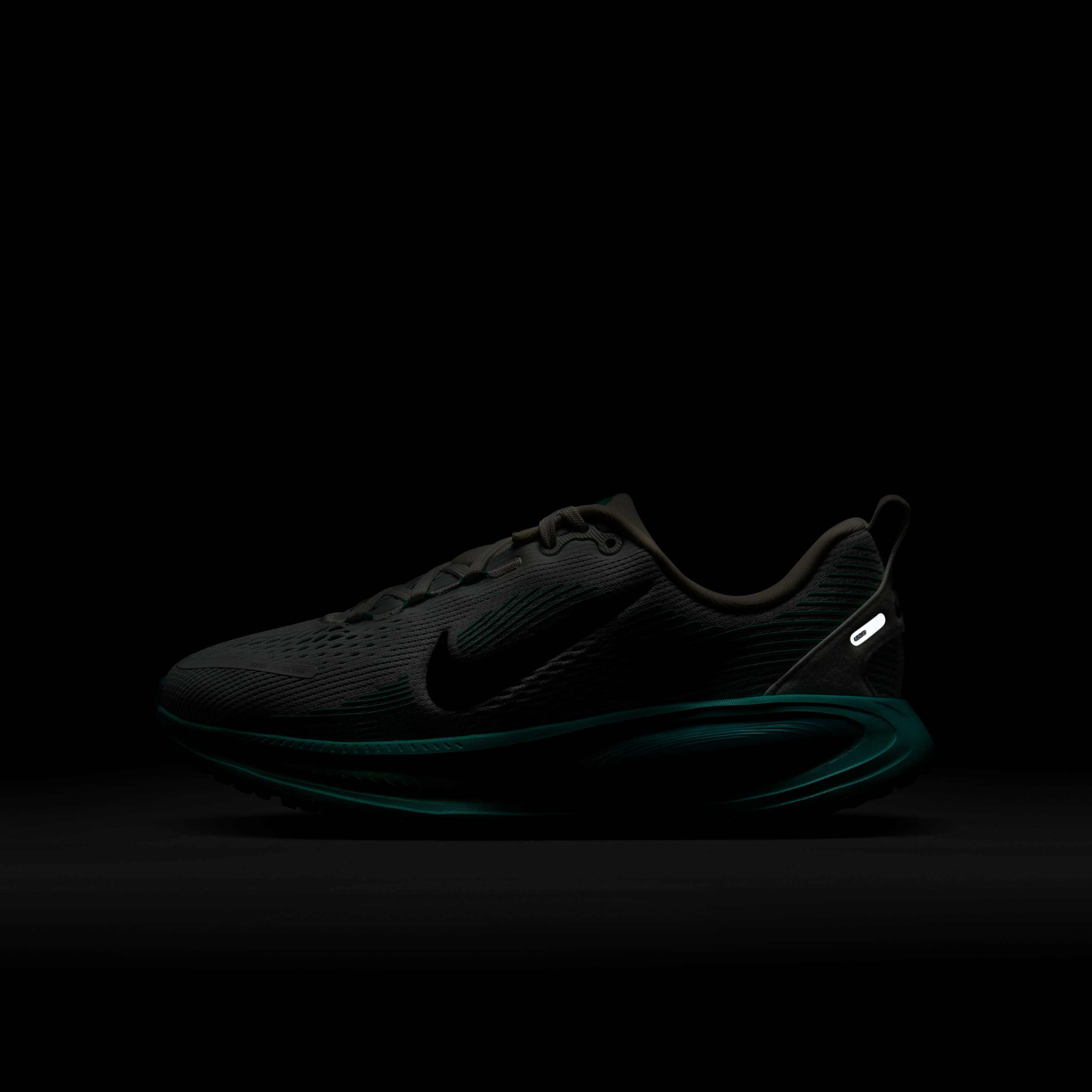 Nike Vomero 18 image number 10