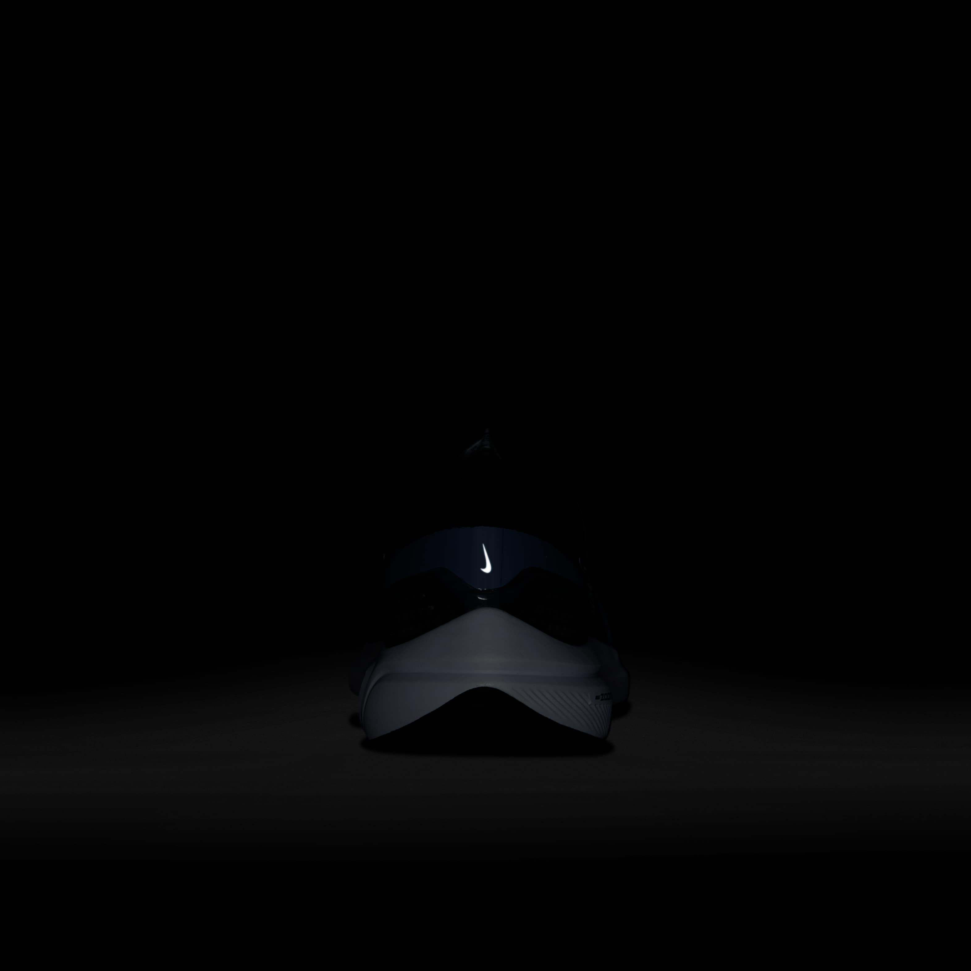 حذاء اير زوم فوميرو 16 image number 9