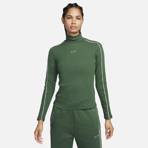 نايكي سبورتسوير