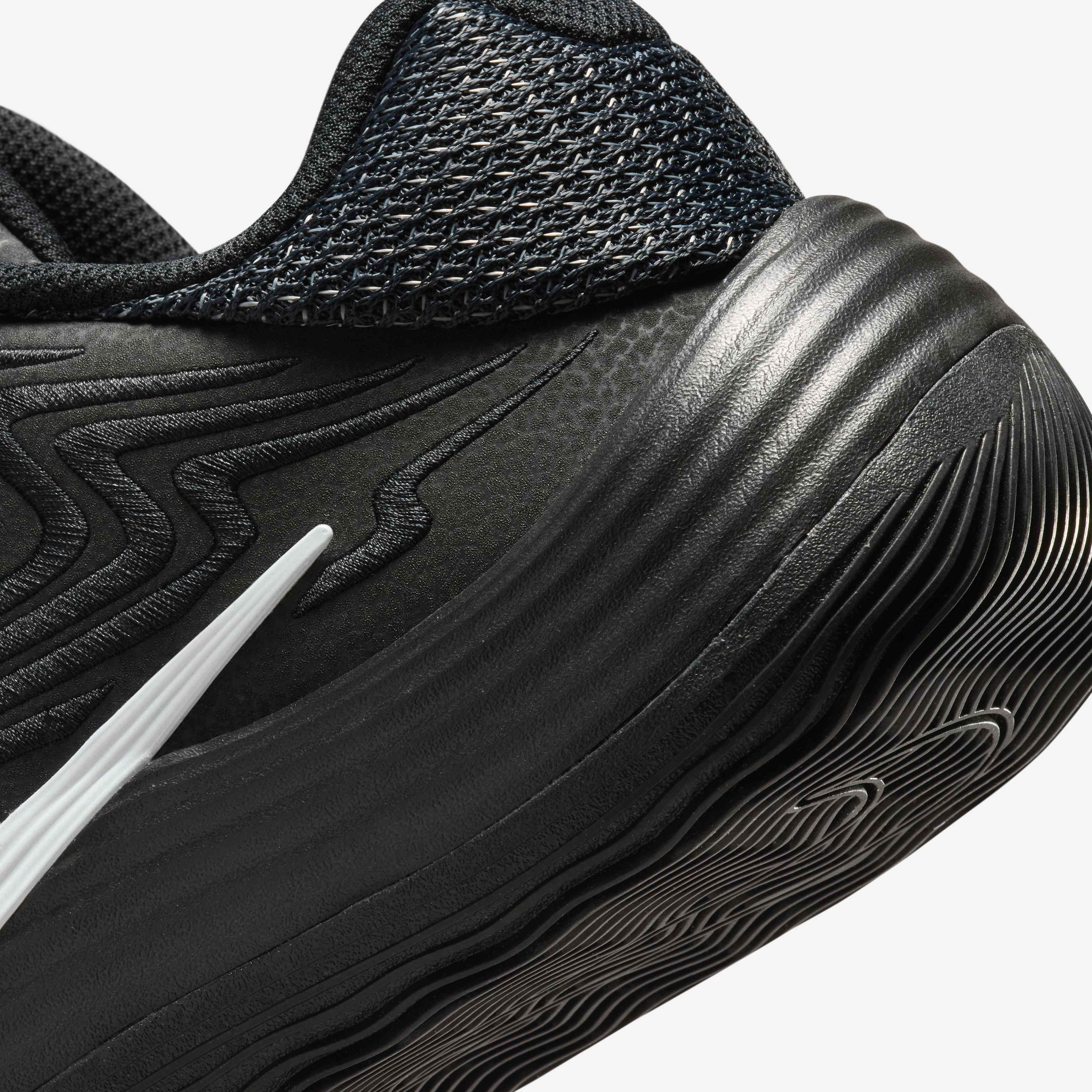 نايكي بريسيجن 8 لو image number 7