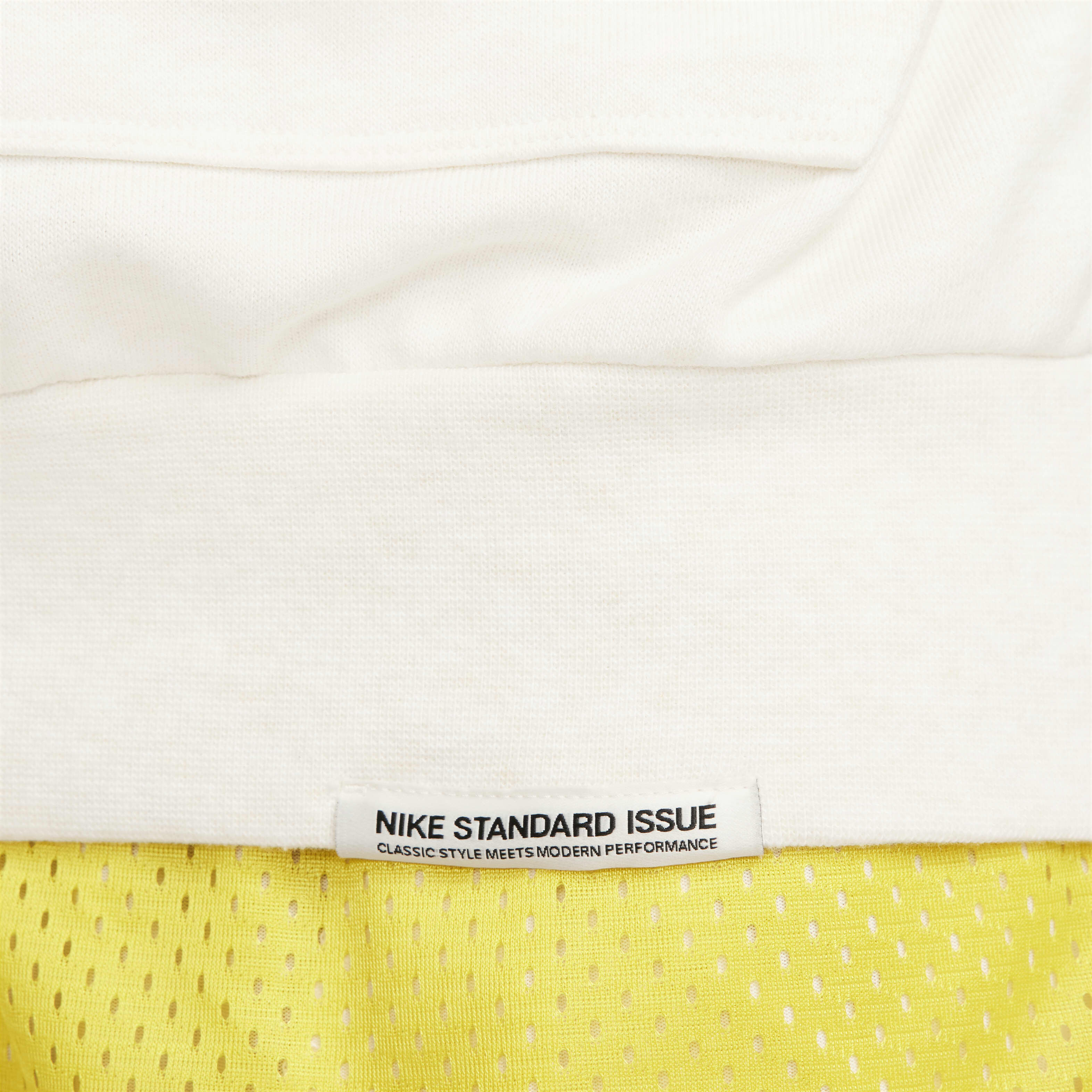 Nike Standard Issue image number 5