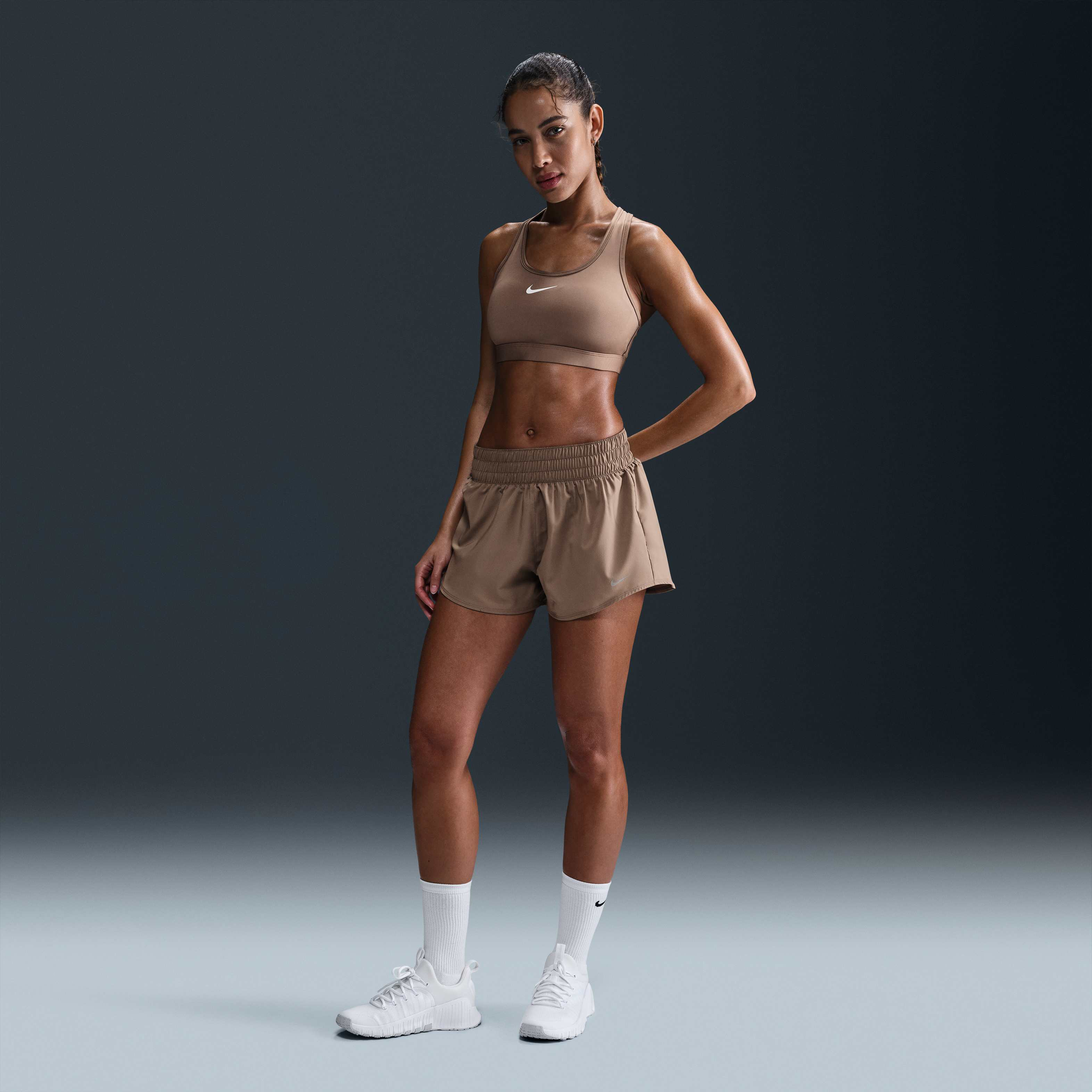 Nike Swoosh Medium-Support image number 3