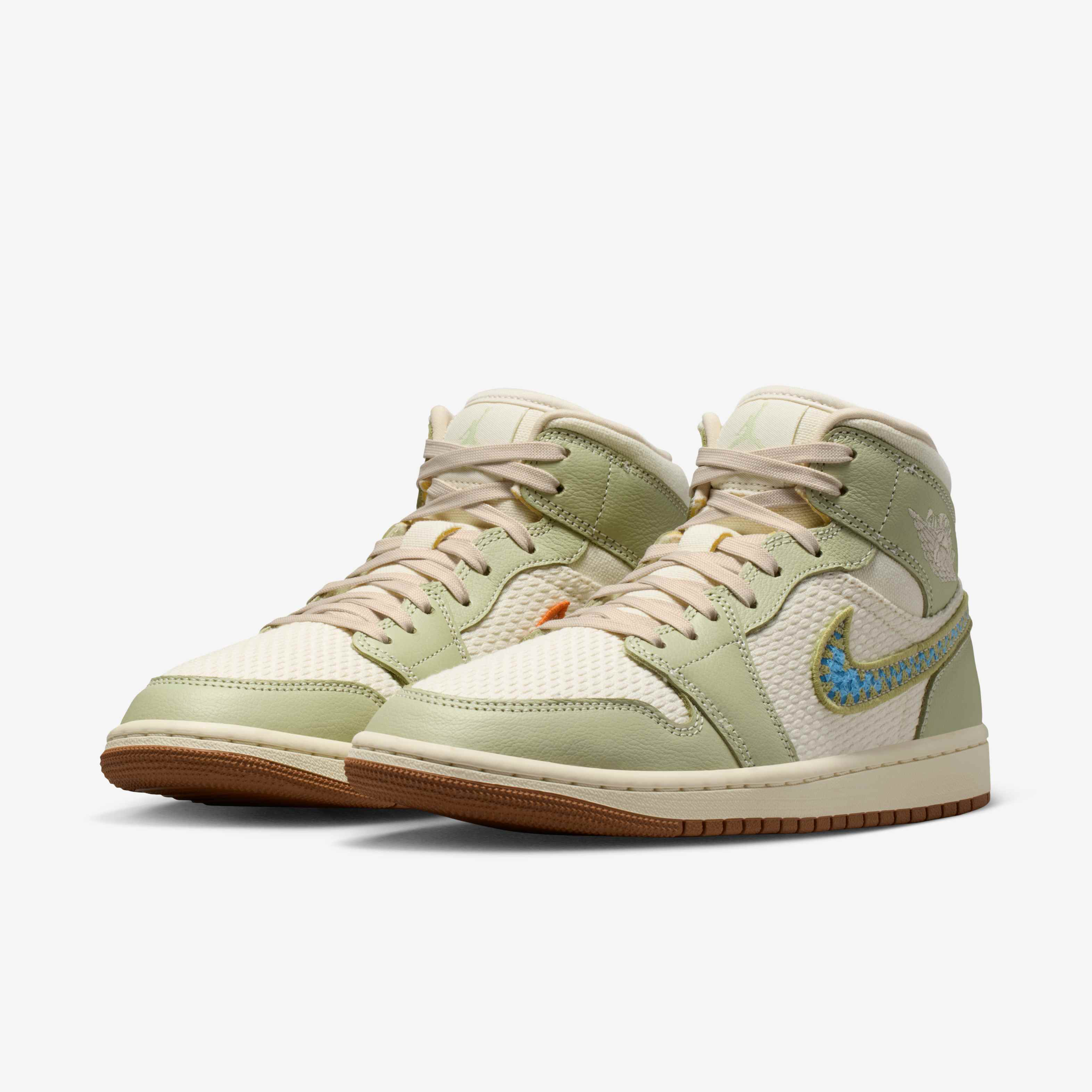 Air Jordan 1 Mid SE image number 4