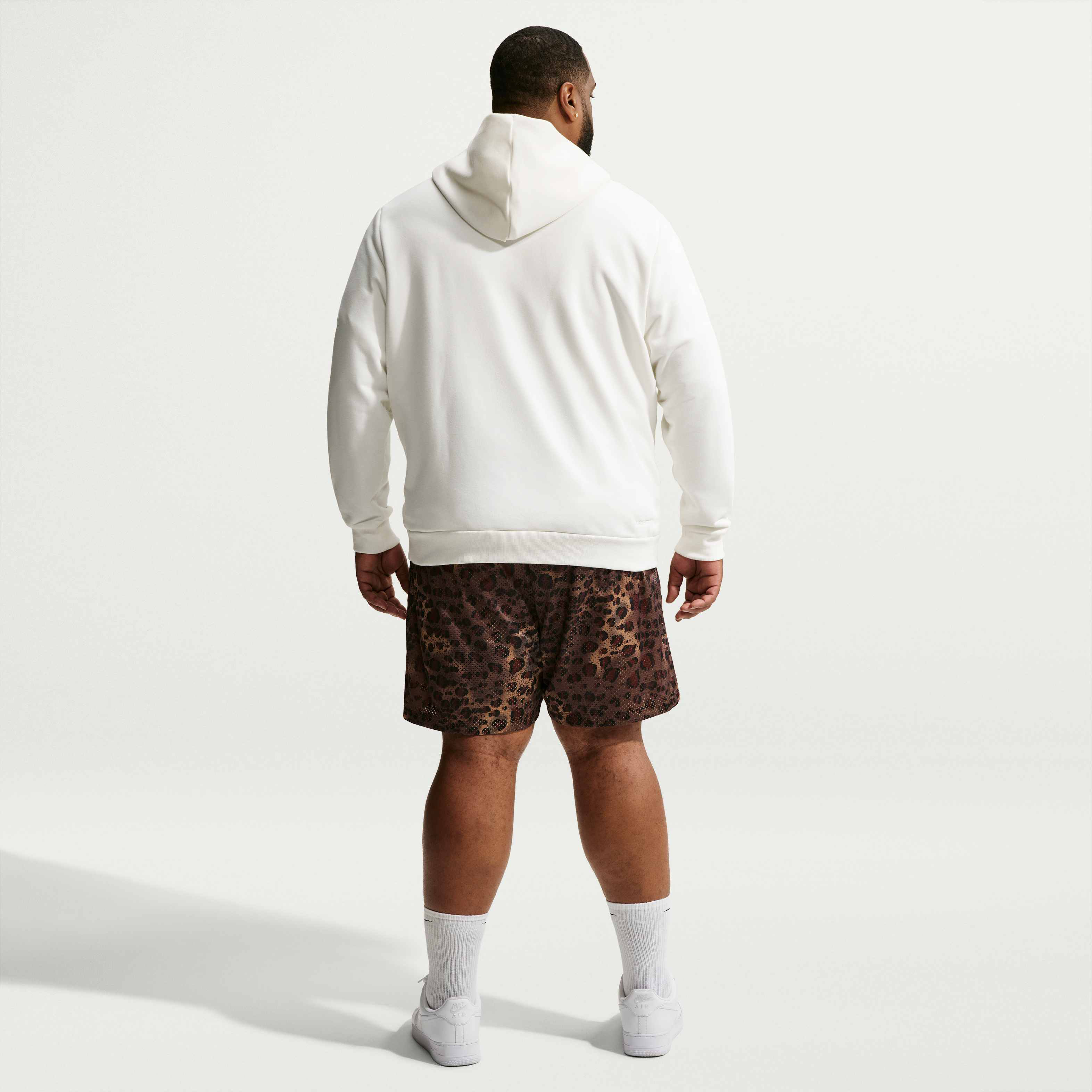 Nike Standard Issue image number 4
