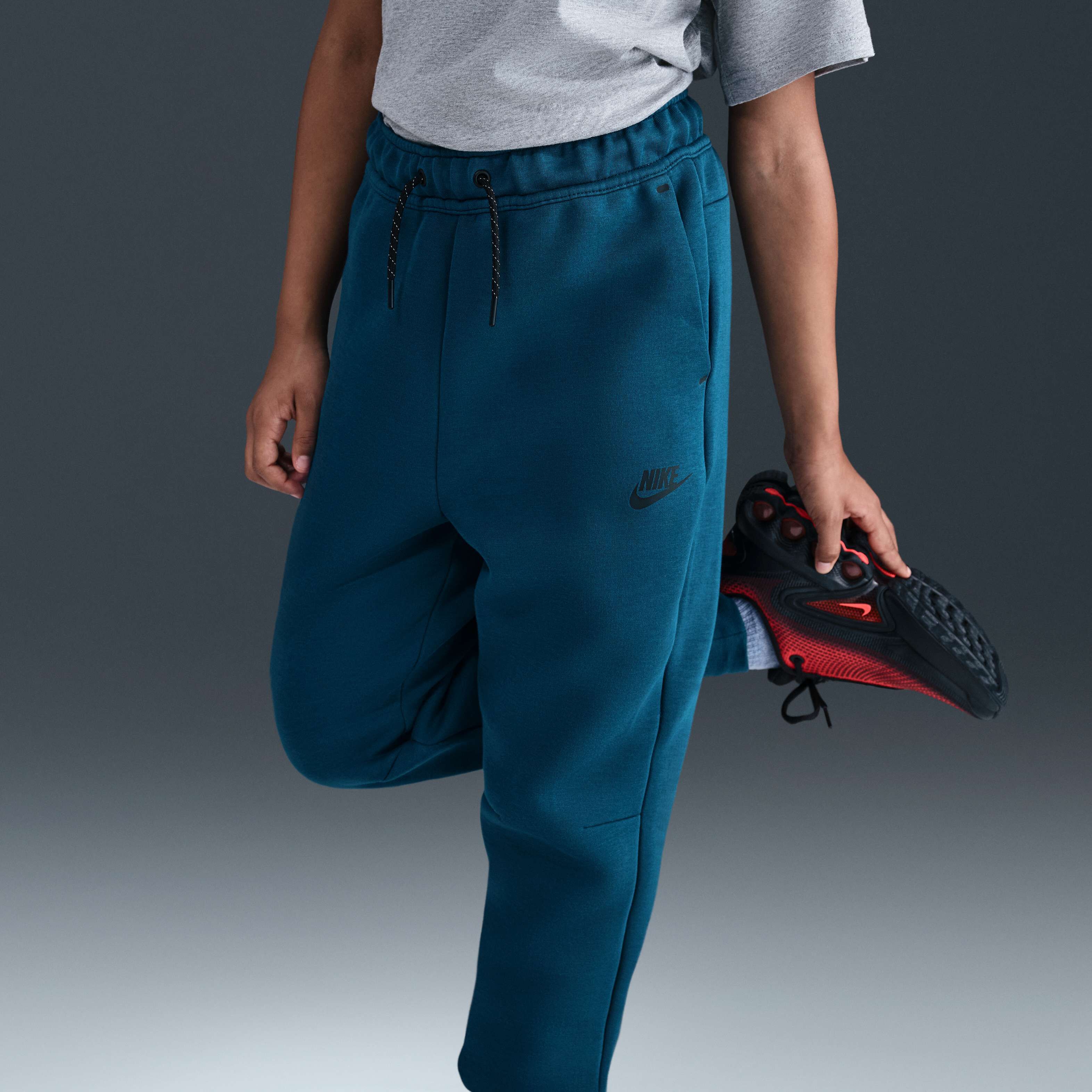 Nike Sportswear Tech Fleece image number 1