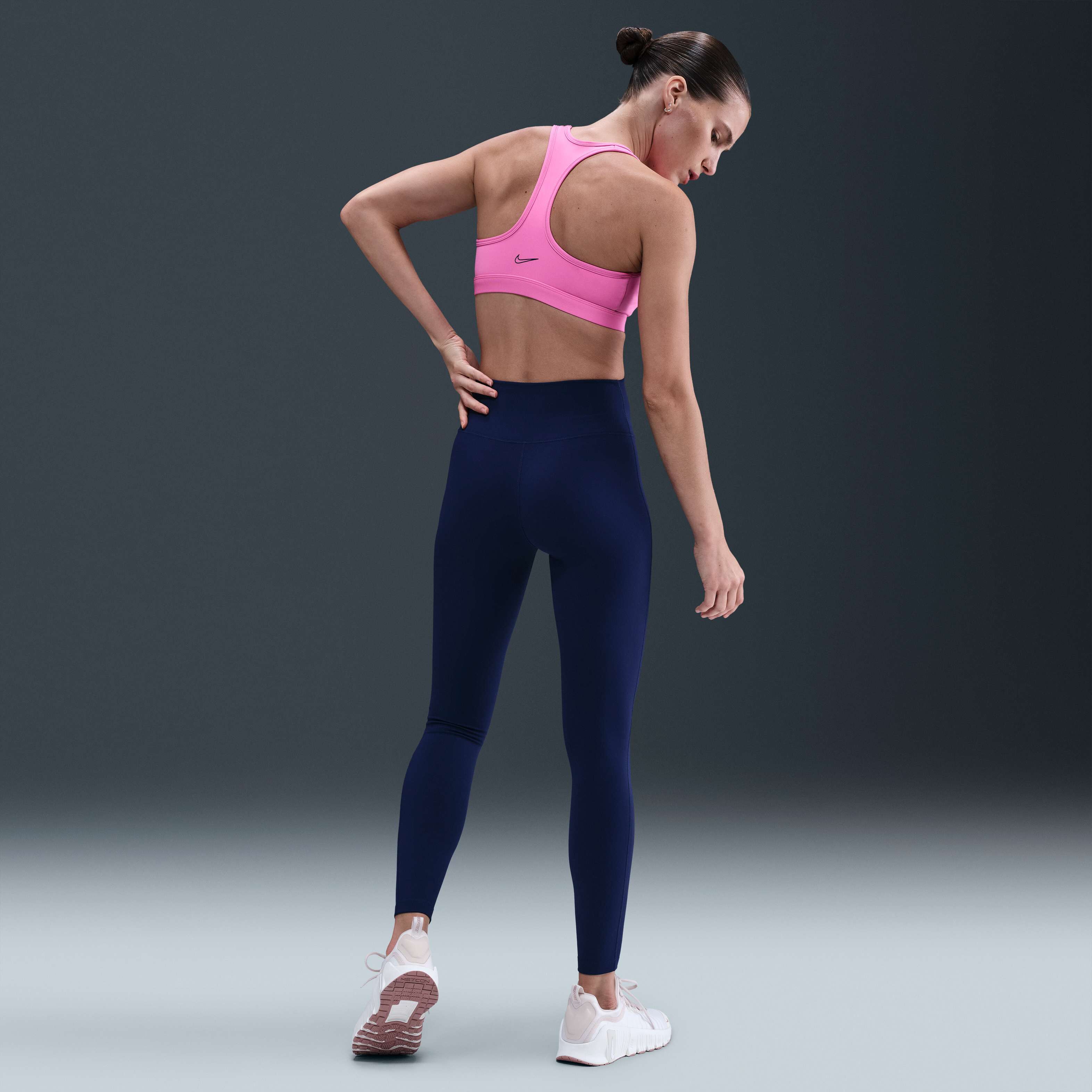 Nike Swoosh Medium-Support image number 4