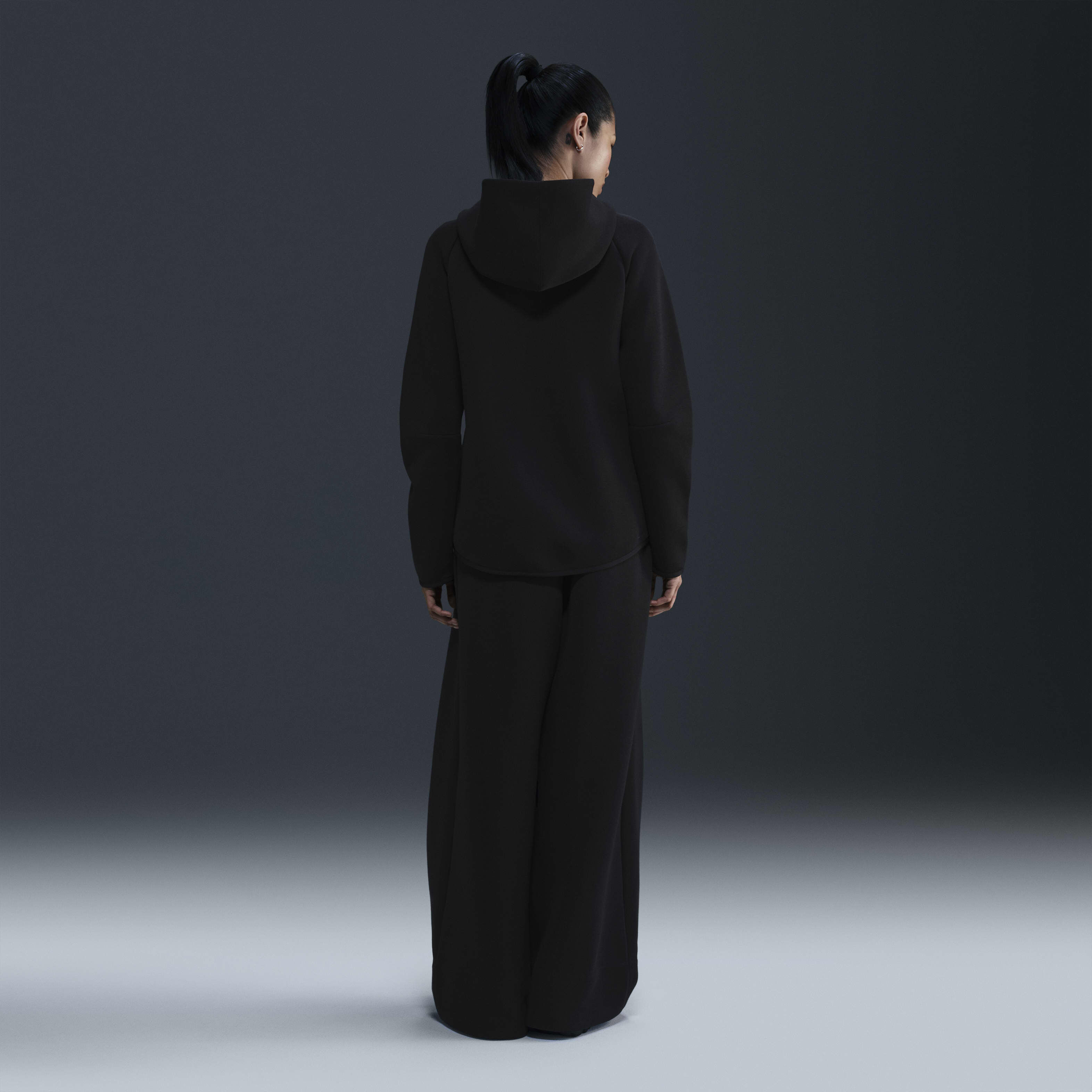 نايكي سبورتسوير تك فليس ويندرانر image number 4