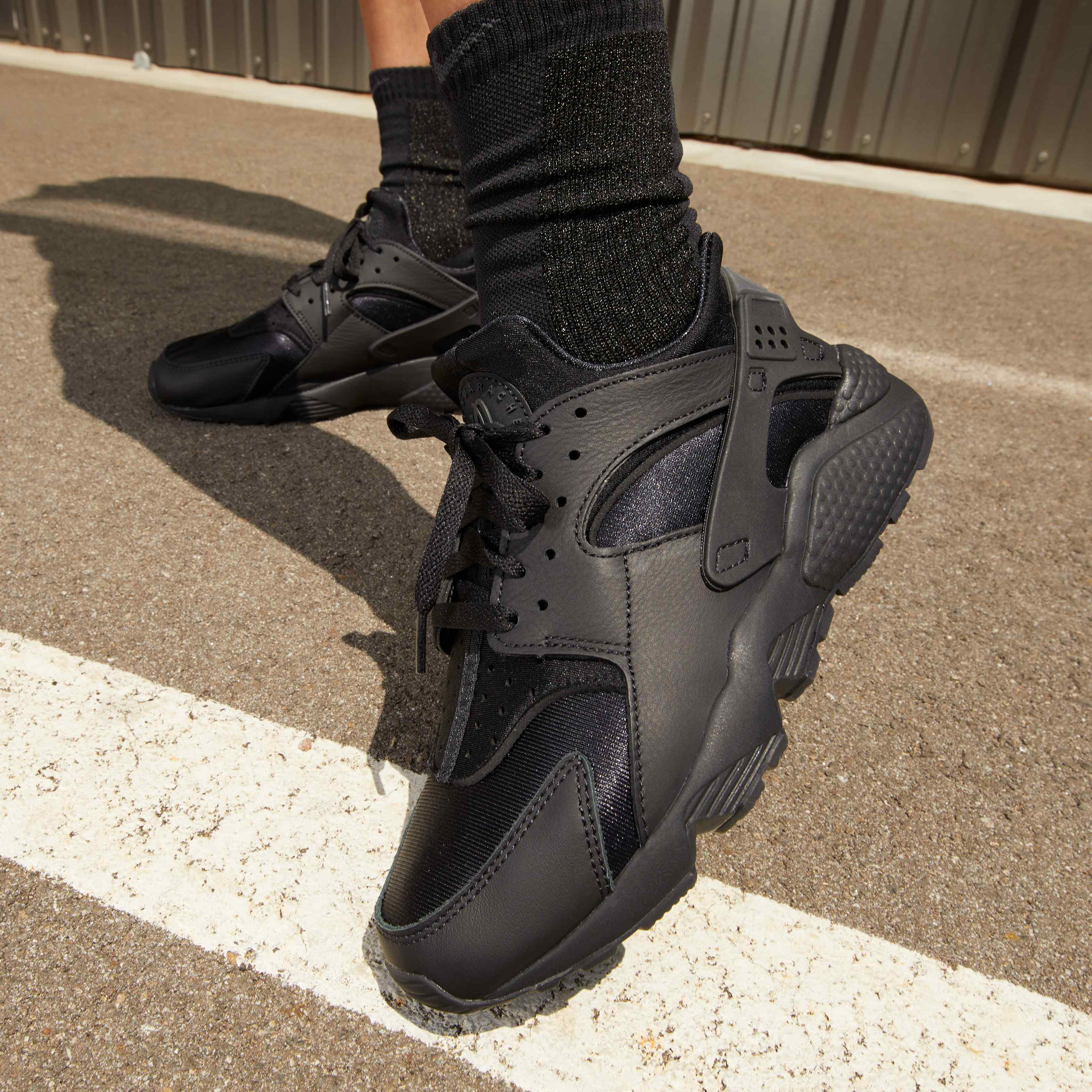 nike huarache womens black
