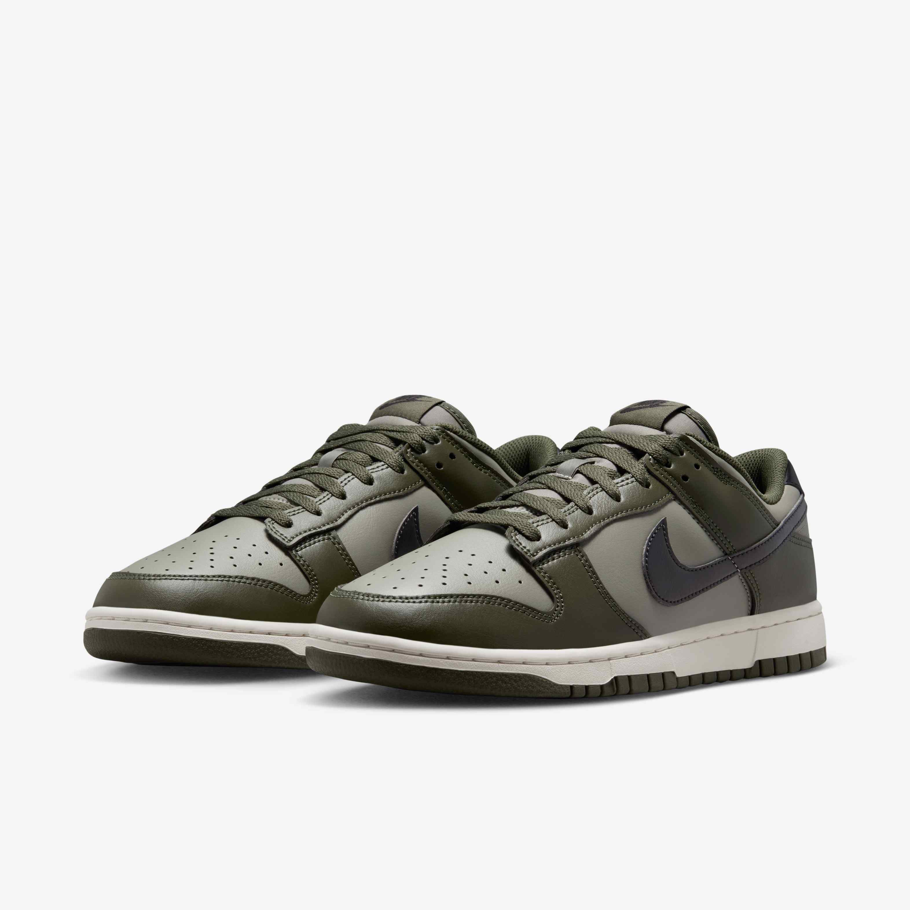Nike Dunk Low Retro image number 4