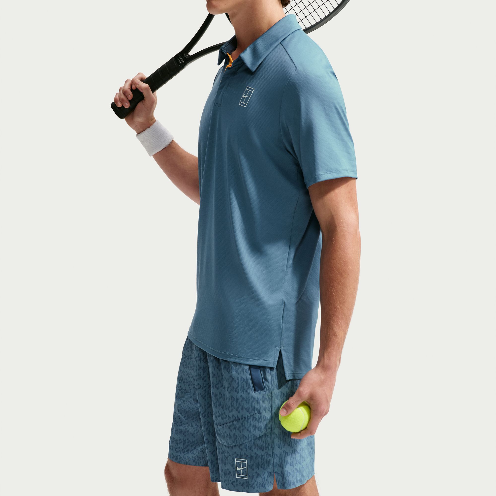 NikeCourt Advantage image number 4