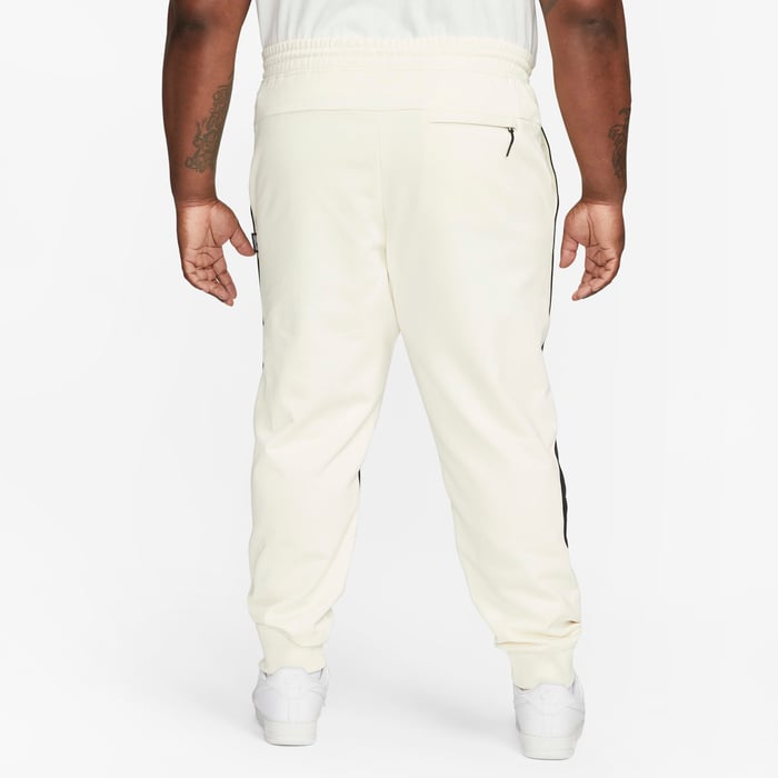 Nike Swoosh image number 8 Nike Swoosh image number 8