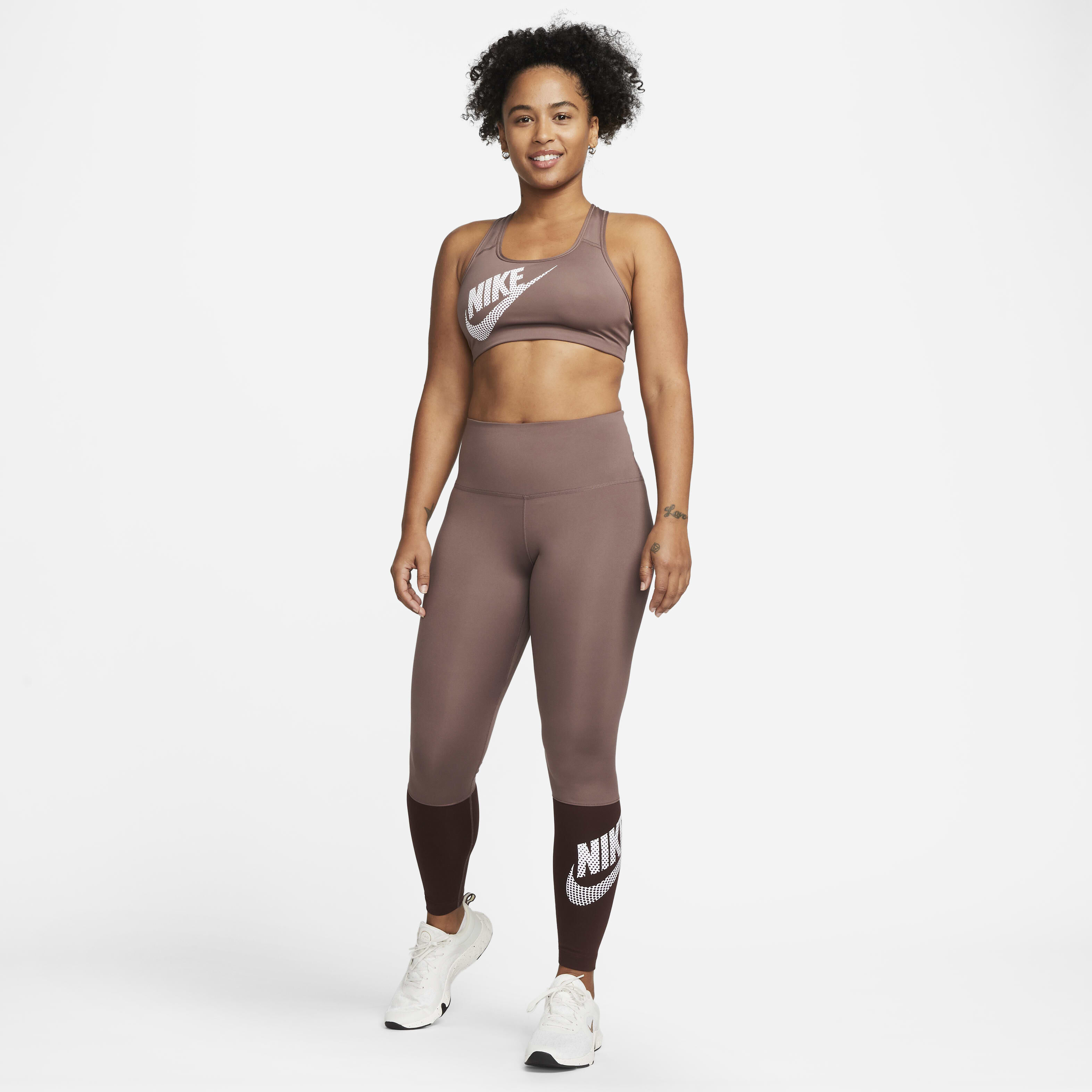 Nike studio tights online