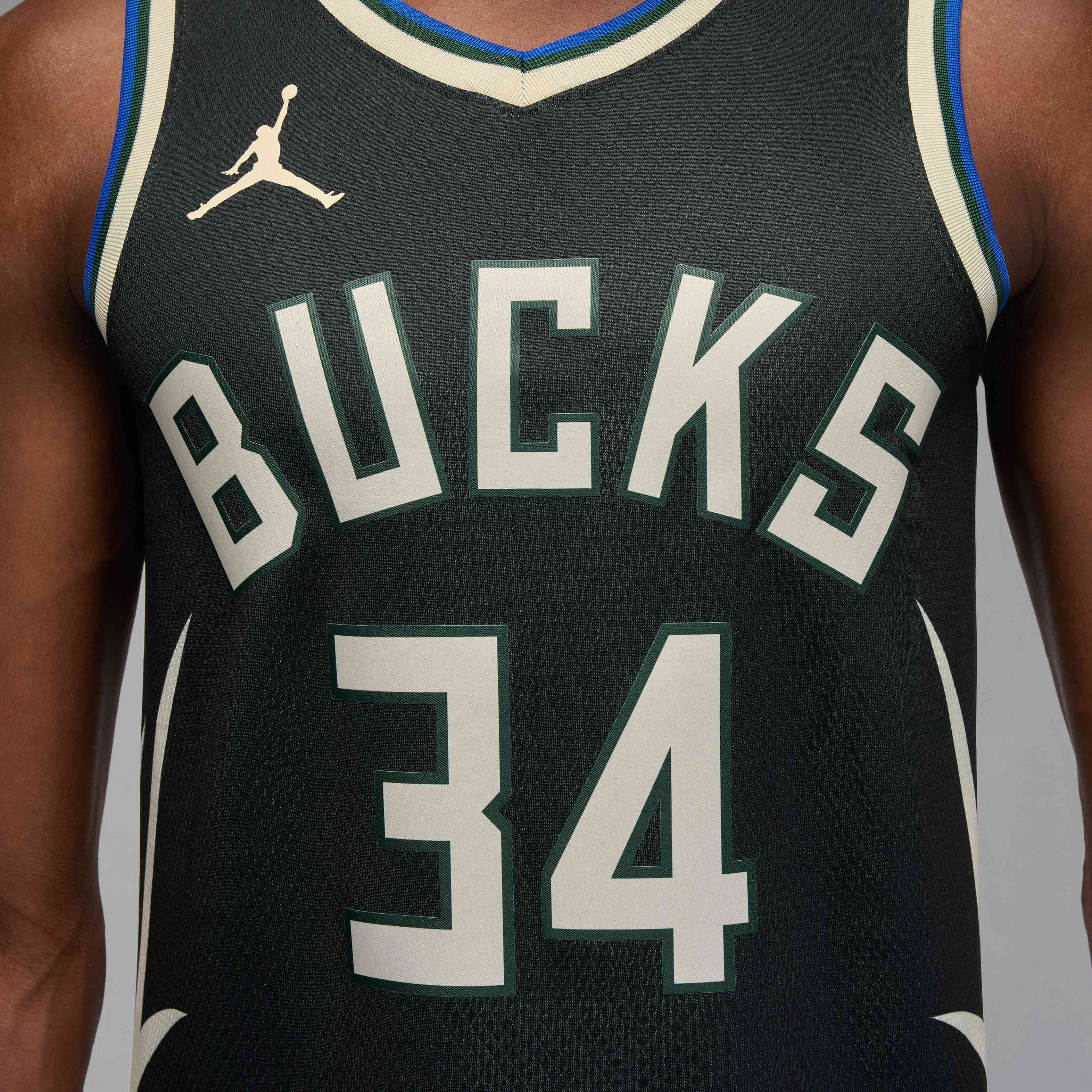 Milwaukee Bucks Statement Edition image number 3