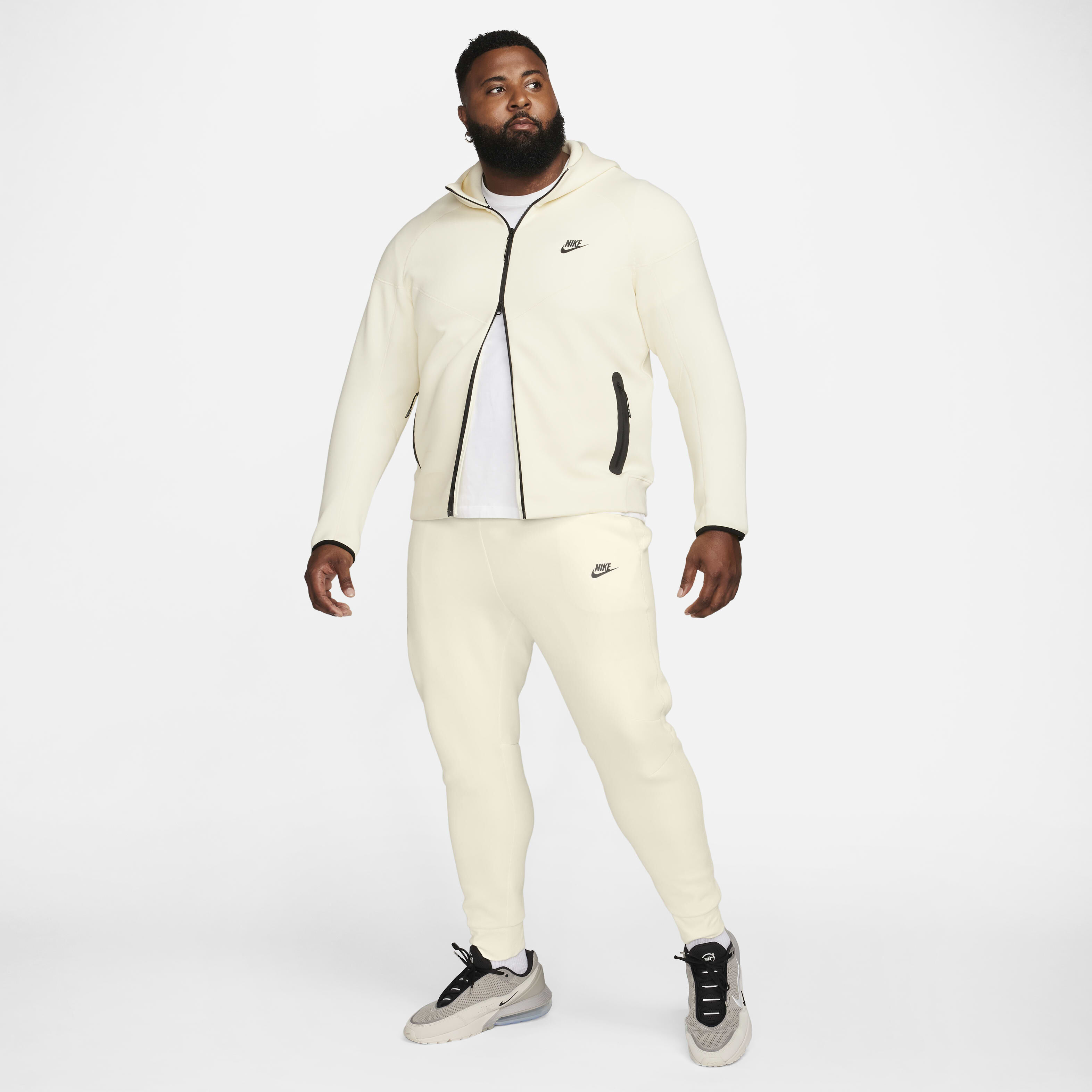 Nike Sportswear Tech Fleece image number 19