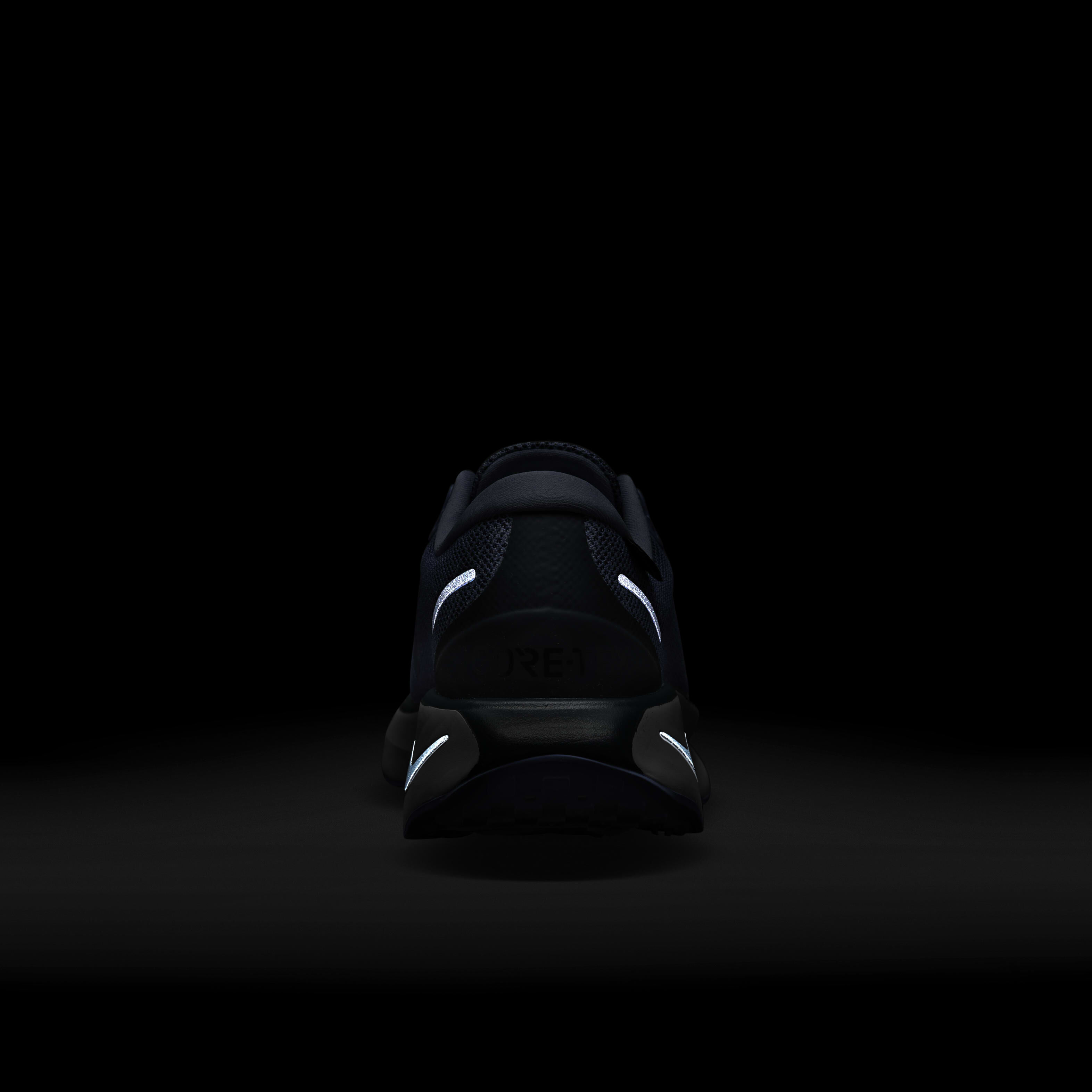 نايكي موتيفا جور-تكس image number 9