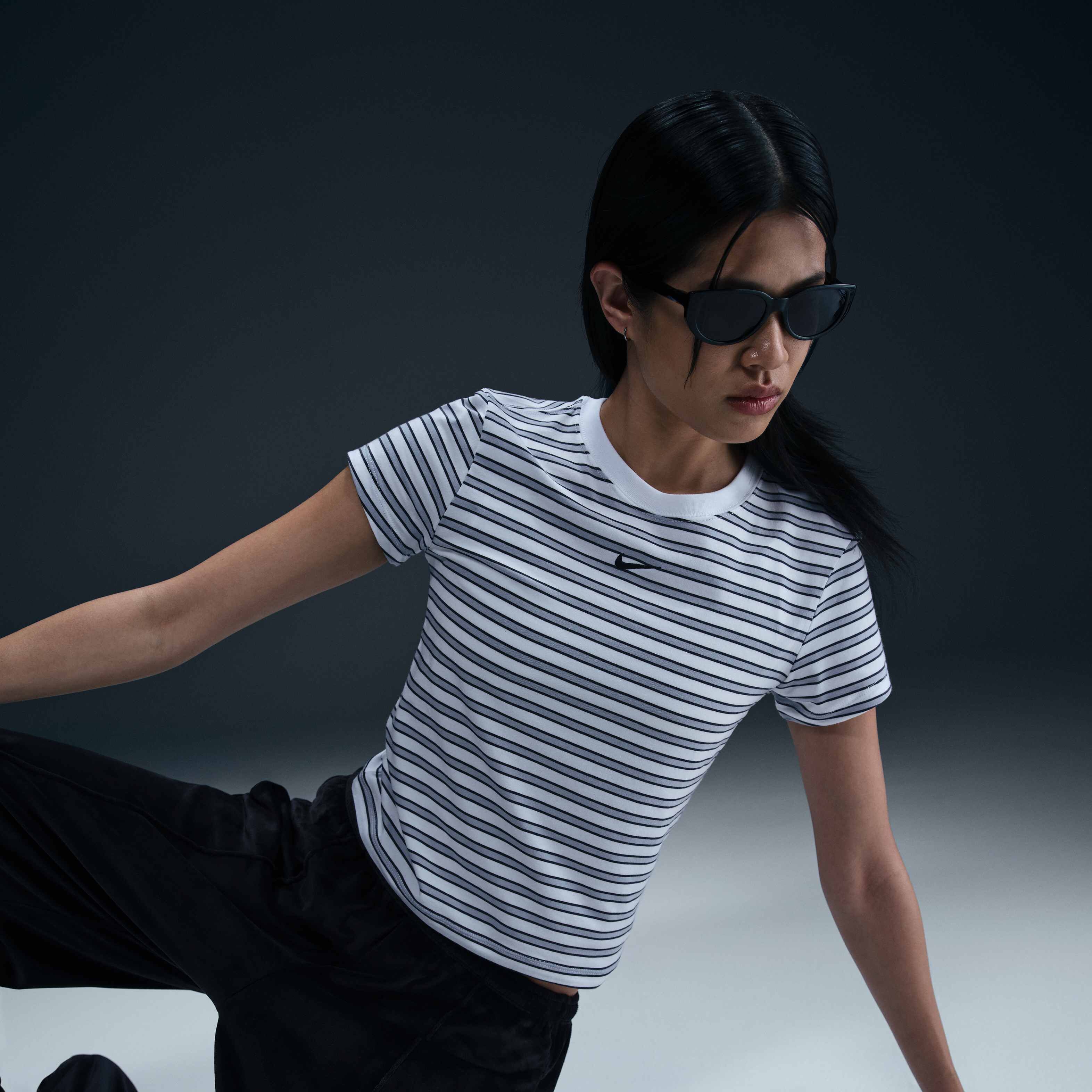 ★ Nike★ Sportswear Chill Knit Slim Stripe T-shirt W Mink Buy Nike Sportswear Chill Knit Women's Slim Striped T-Shirt