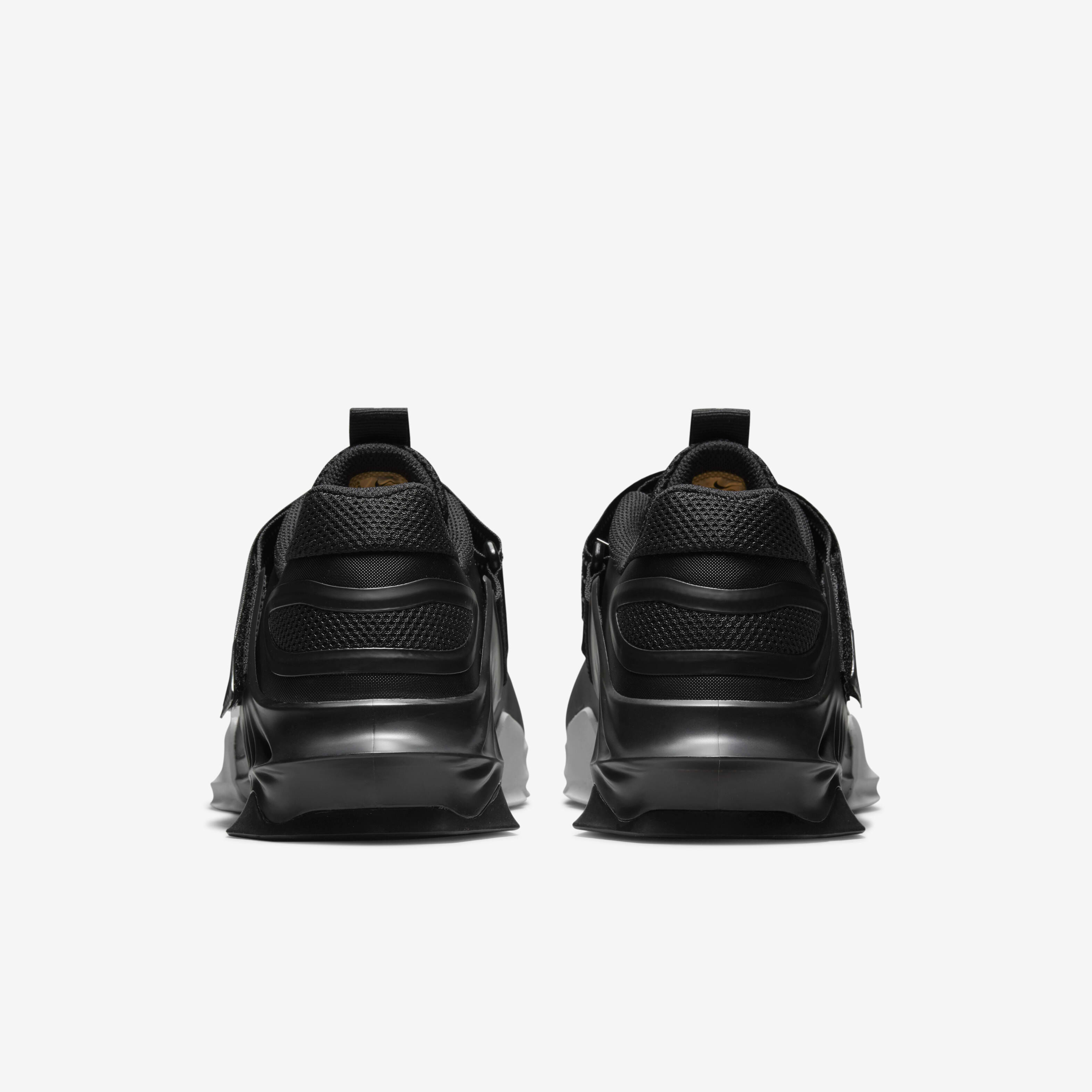 نايكي سافاليوس image number 5