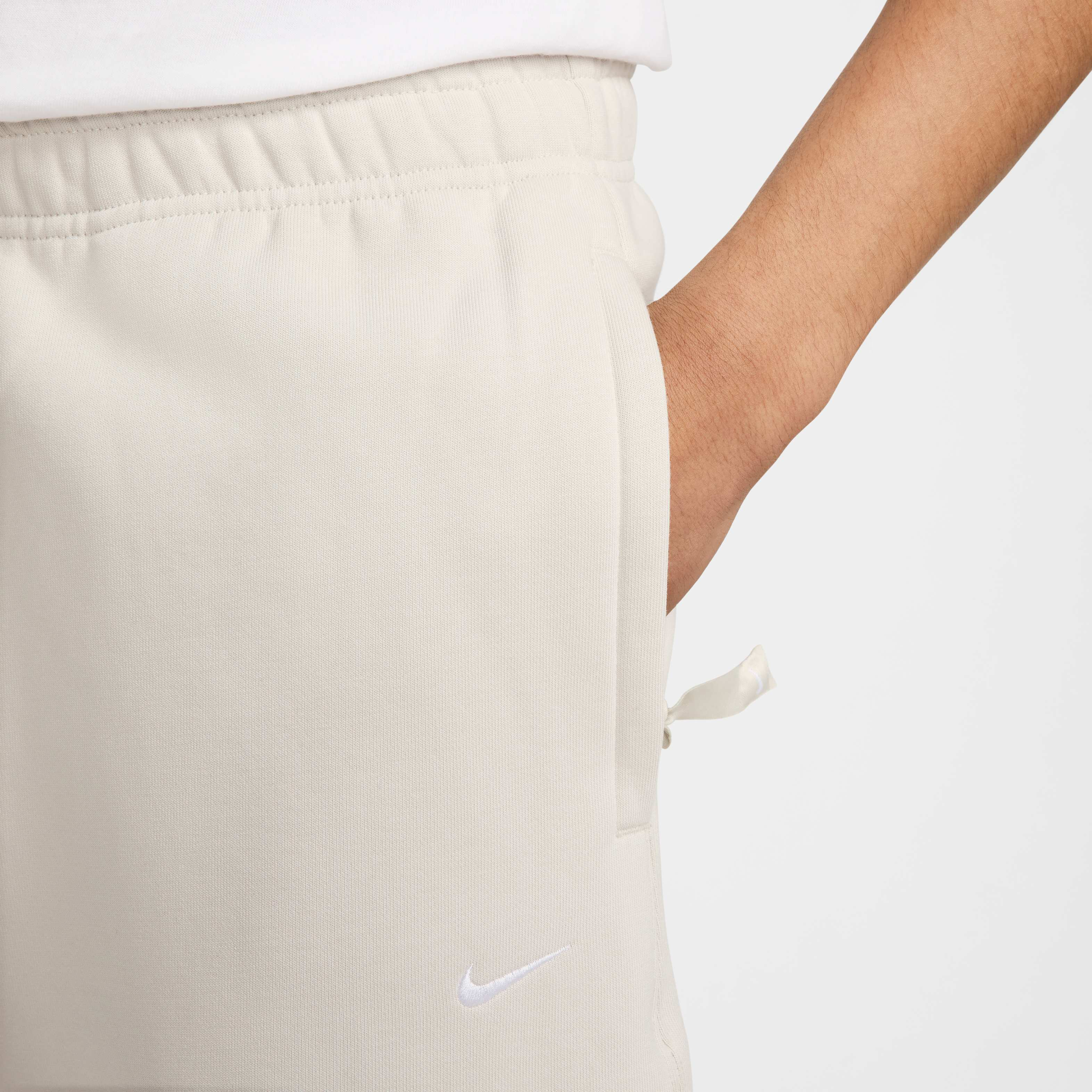 Nike Solo Swoosh image number 4