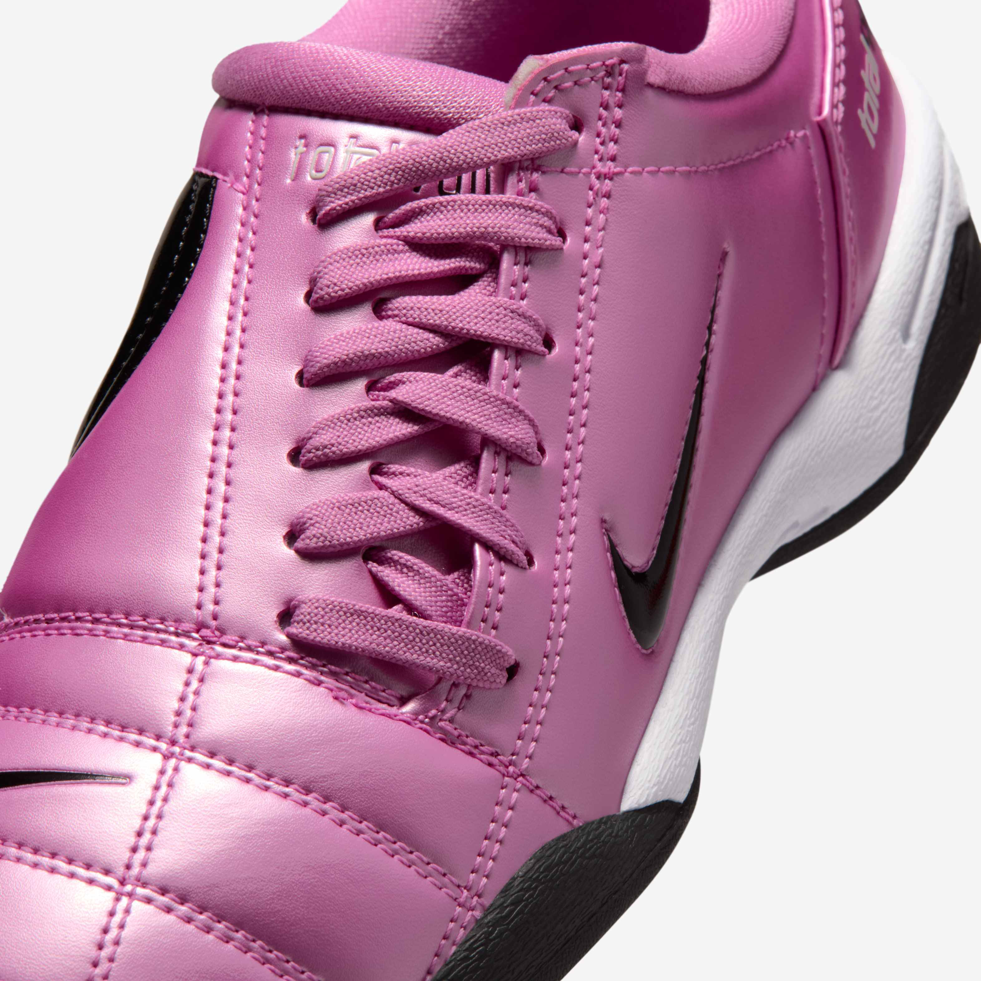 Nike Total90 image number 6