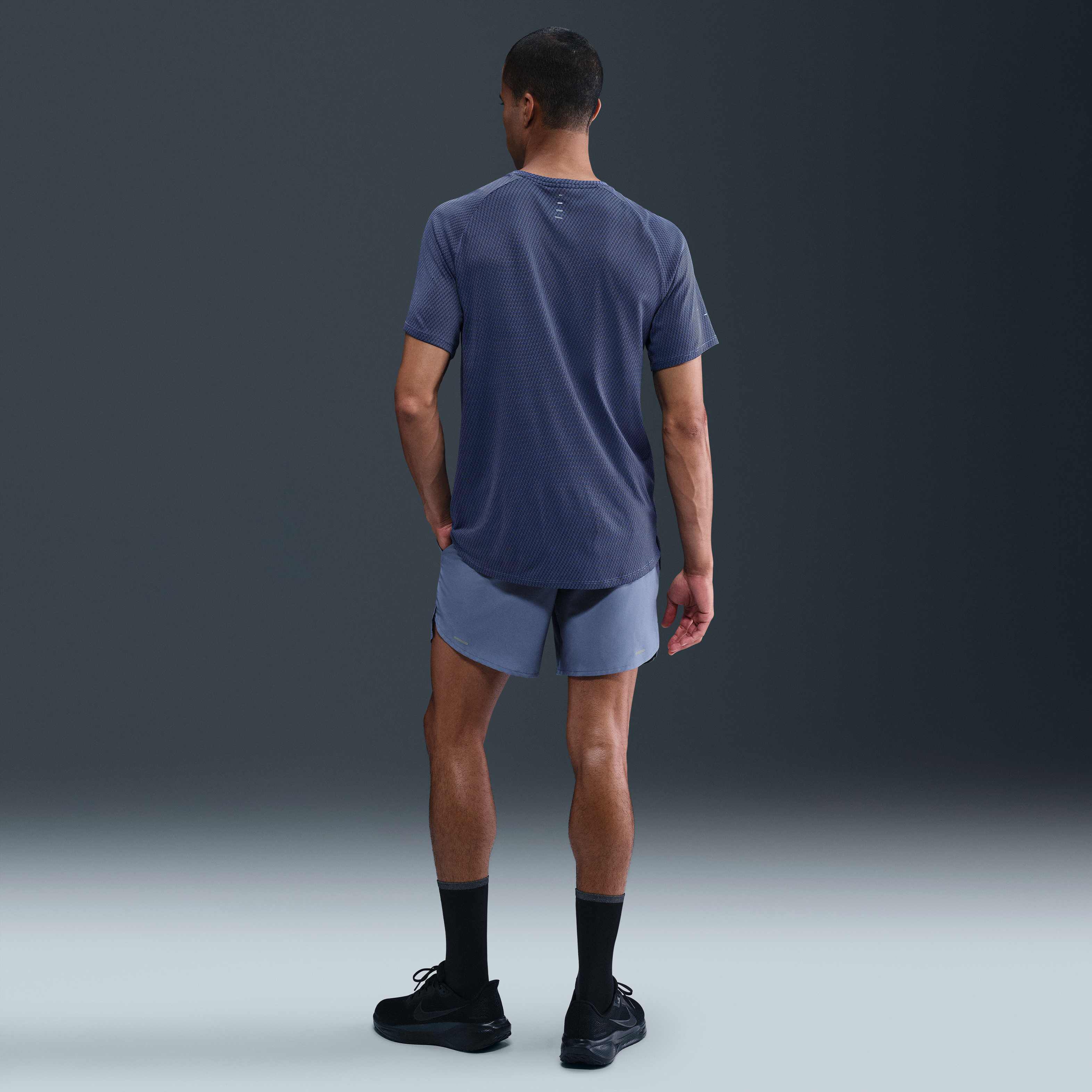 Nike Stride image number 3