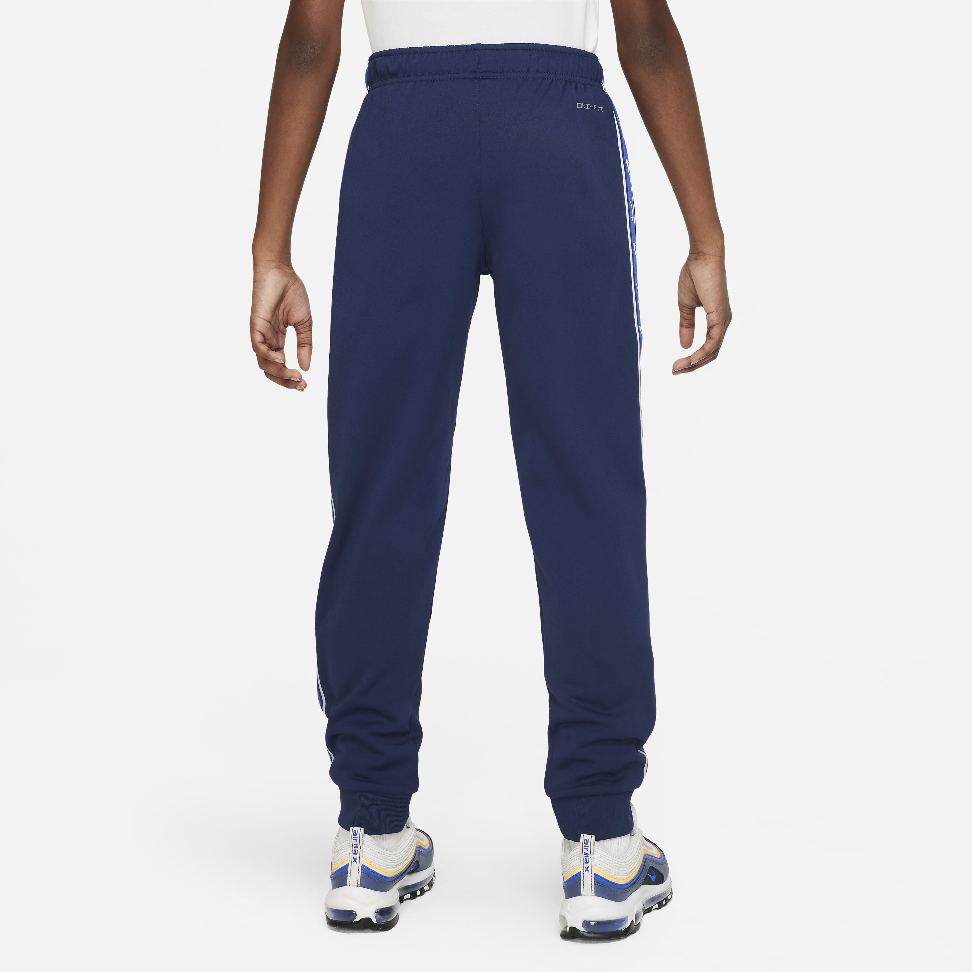 Nike Sportswear Repeat image number 1