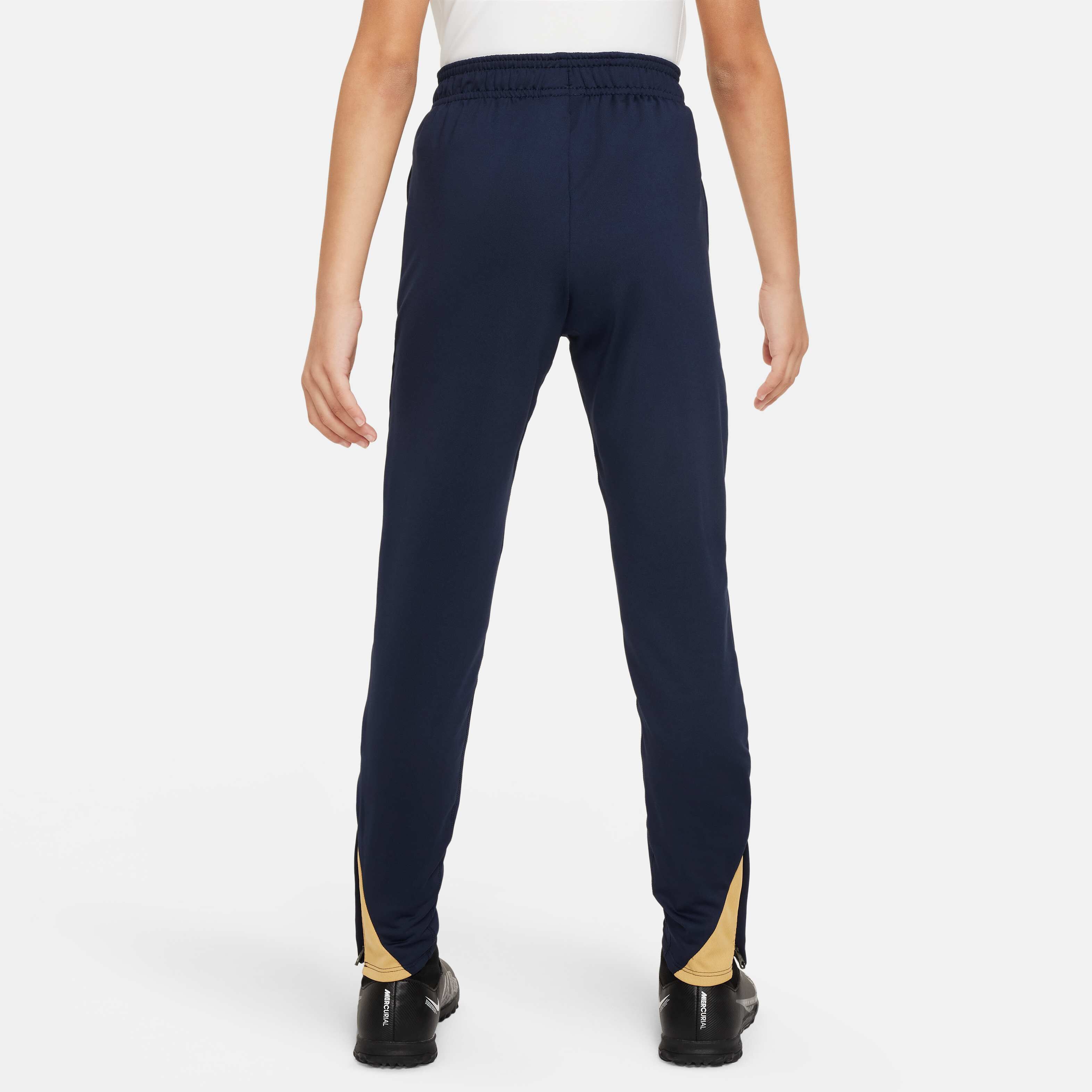 برشلونة سترايك image number 1