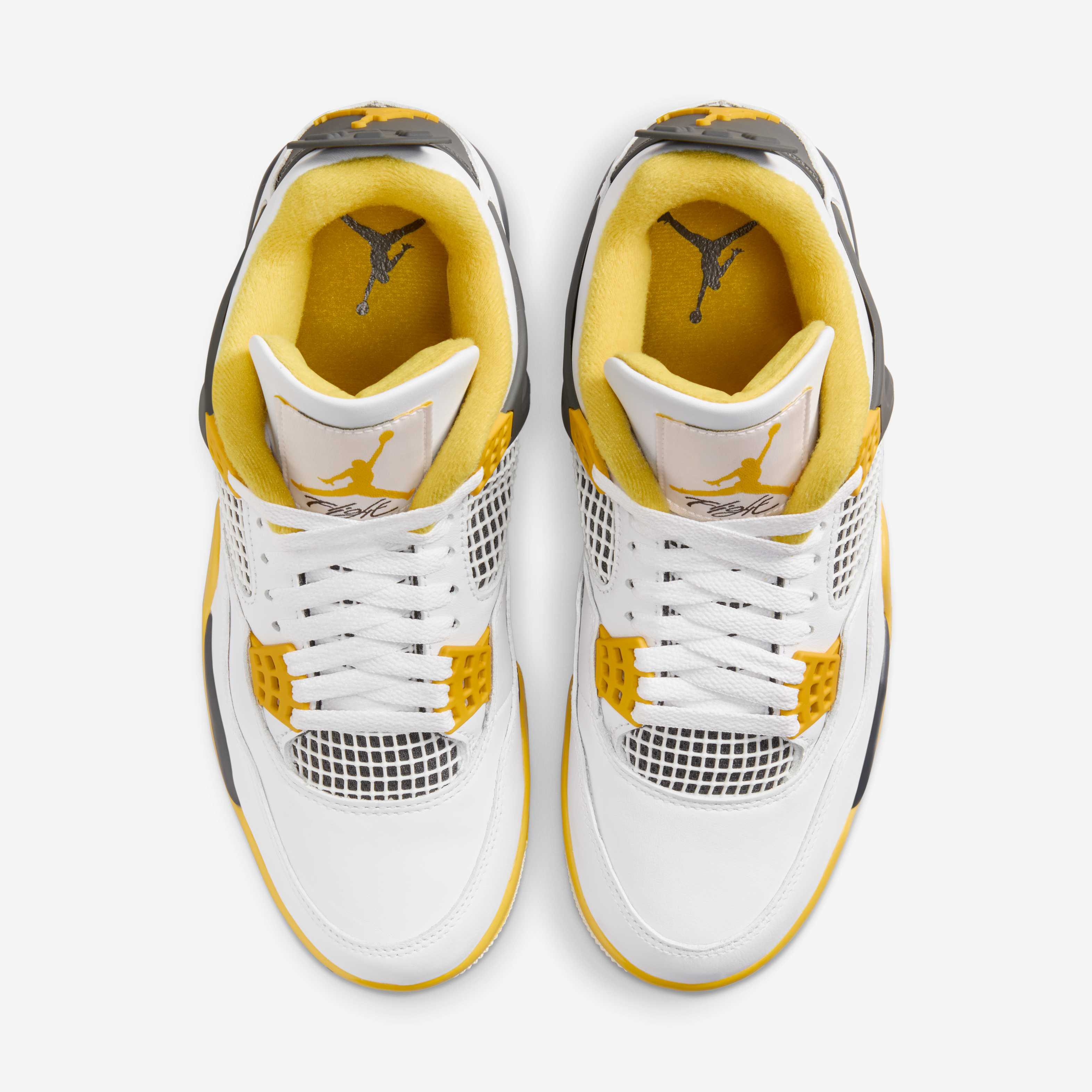 Air Jordan 4 Retro image number 3