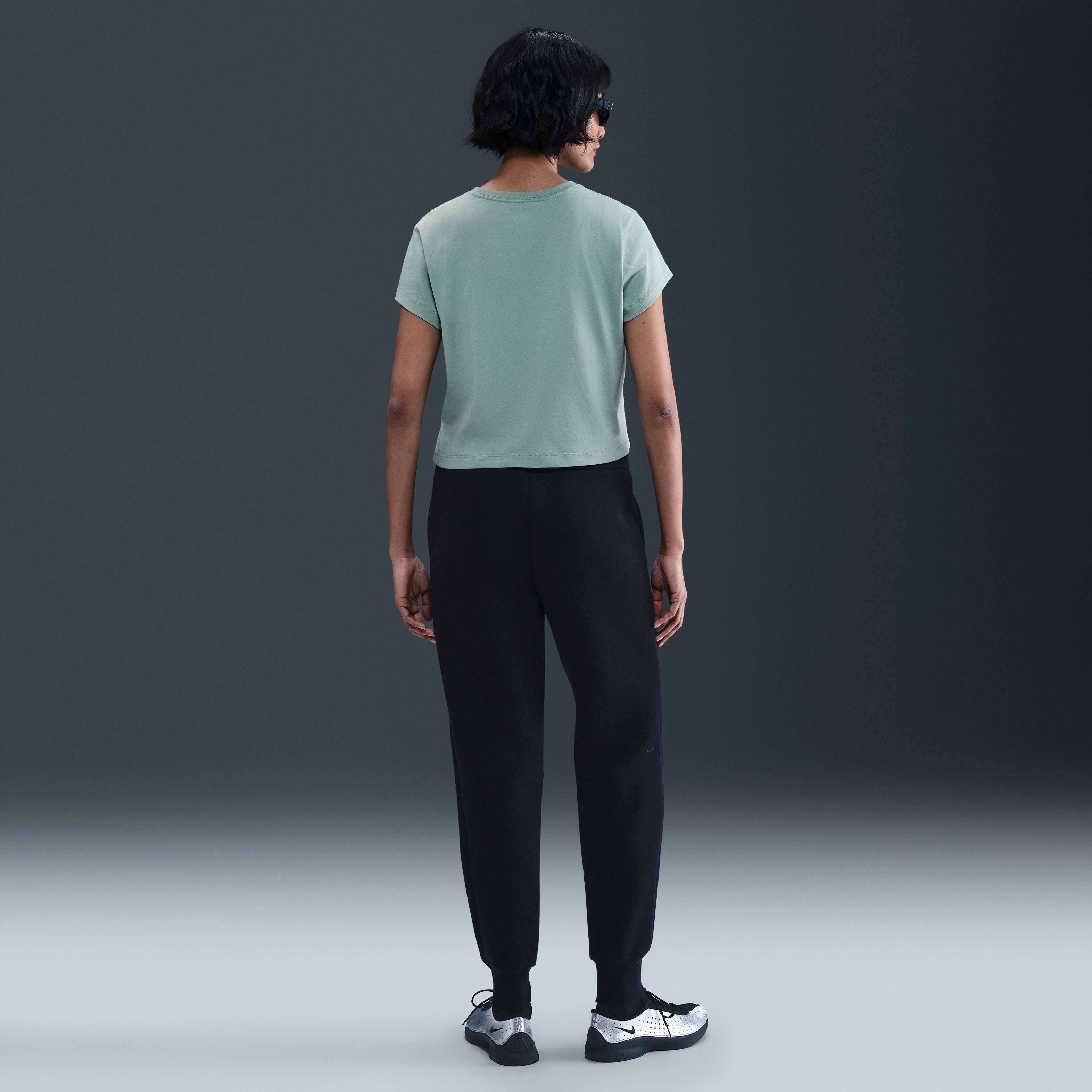 نايكي سبورتسوير image number 4