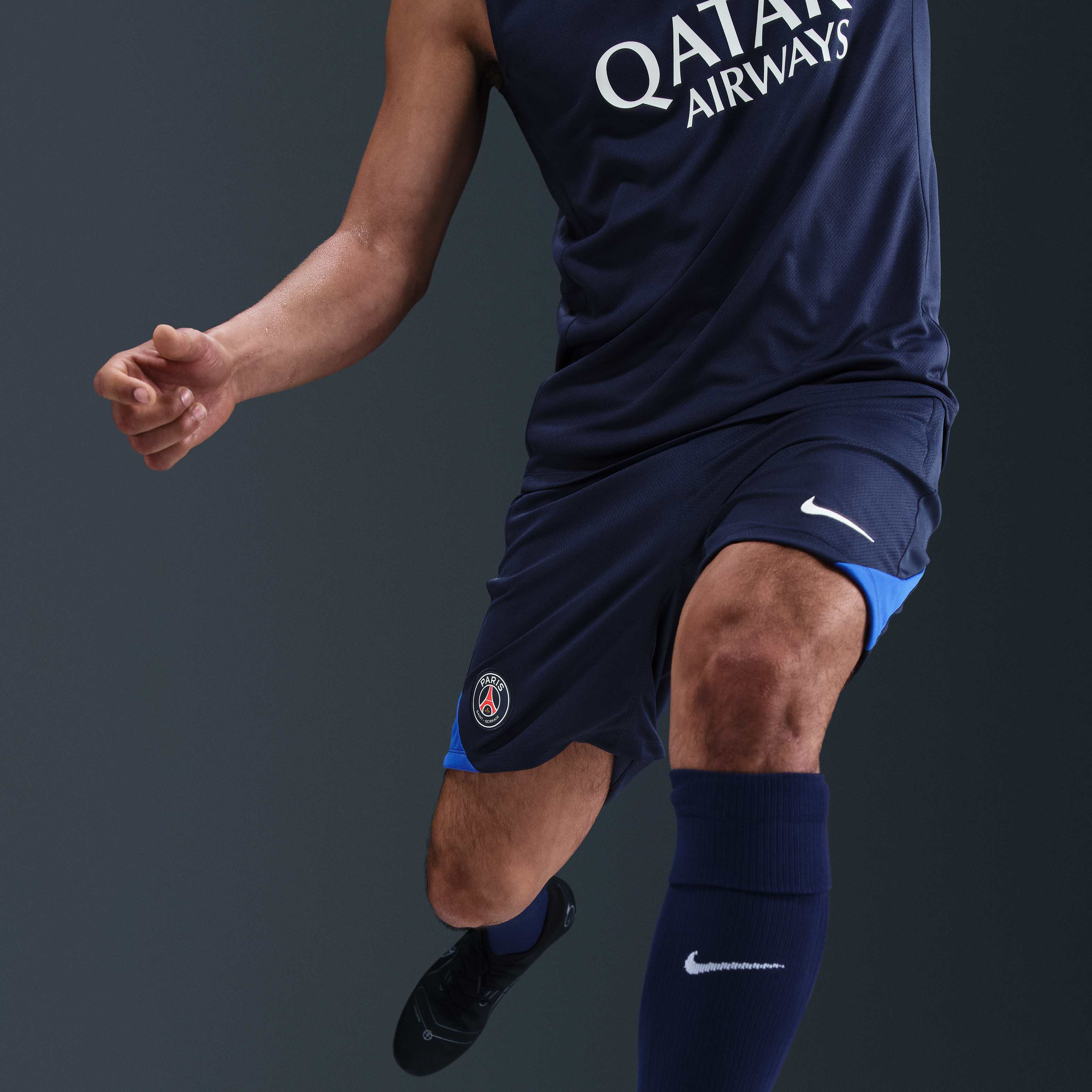 Paris Saint-Germain Strike image number 4