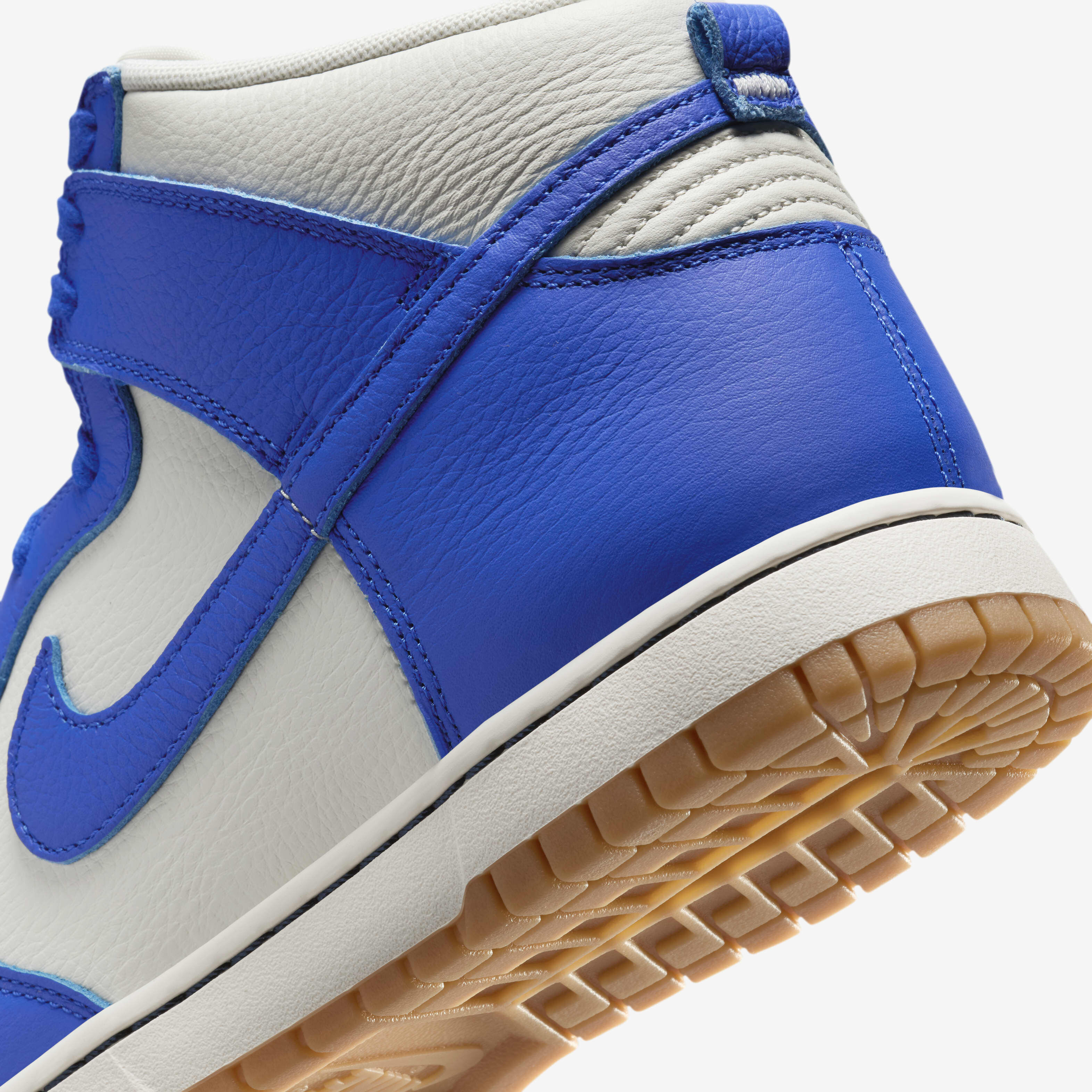 Nike Dunk High Retro SE image number 7