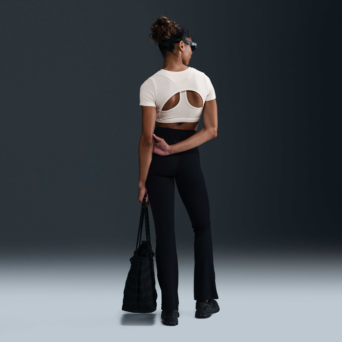 نايكي سبورتسوير كلاسيك image number 4 نايكي سبورتسوير كلاسيك image number 4