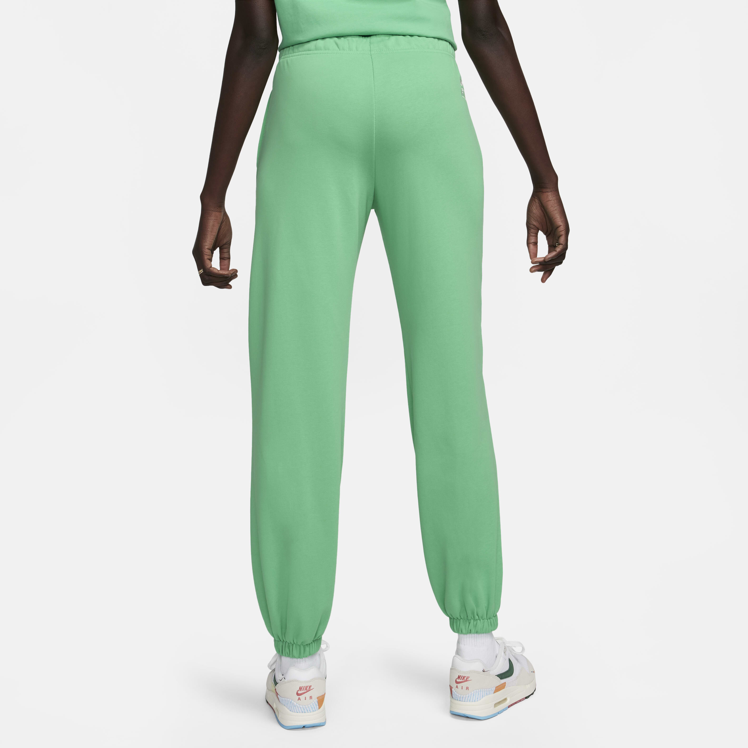 Nike fleece trend joggers hot sale