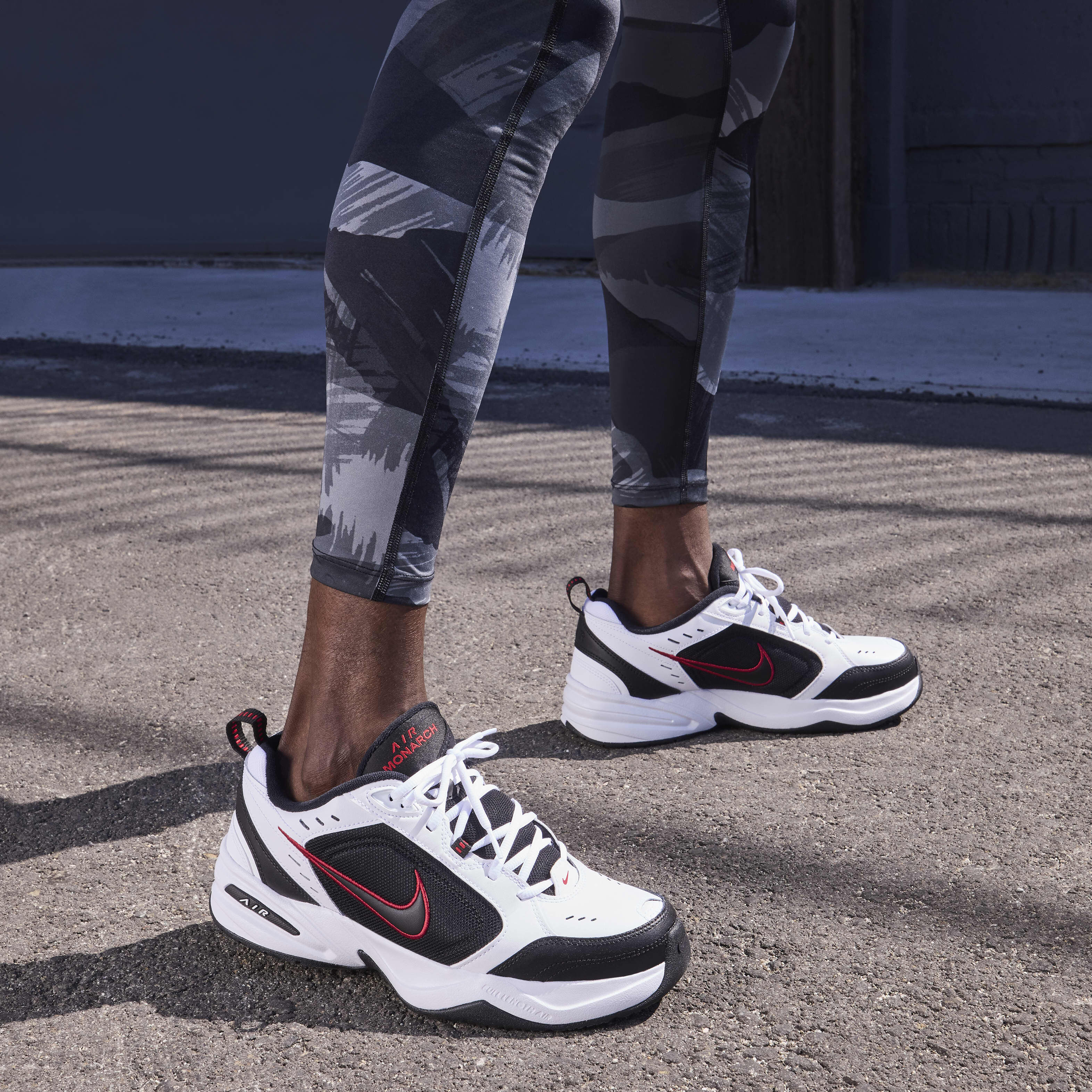 Nike monarch red top