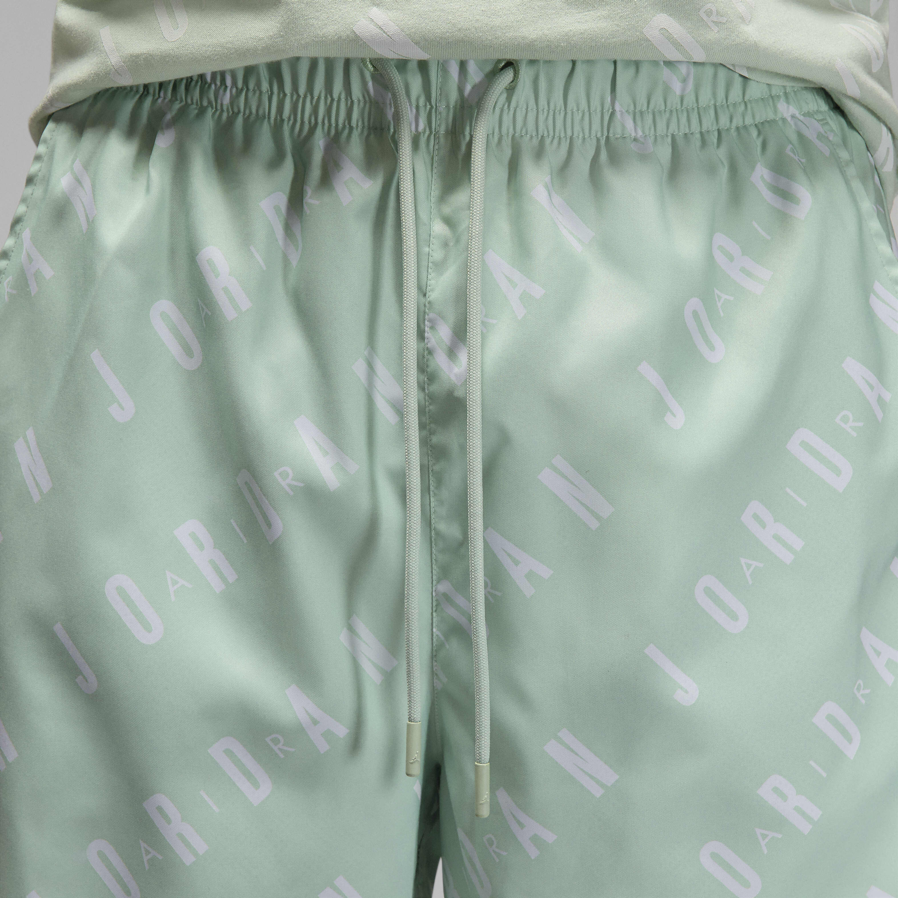 Jordan Essentials image number 3