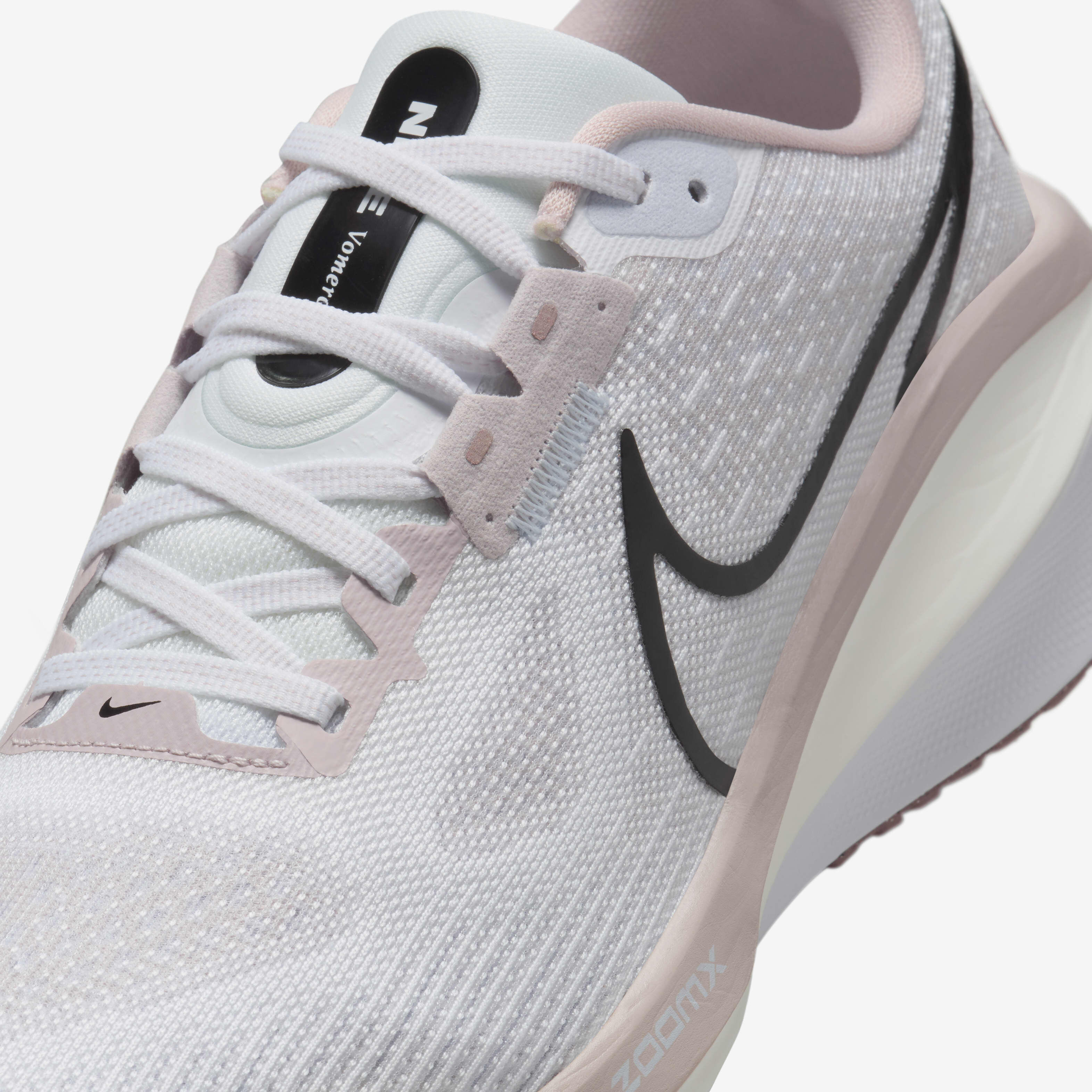 Buy Nike Vomero 17 Women s Road Running Shoes Nike Kuwait Official