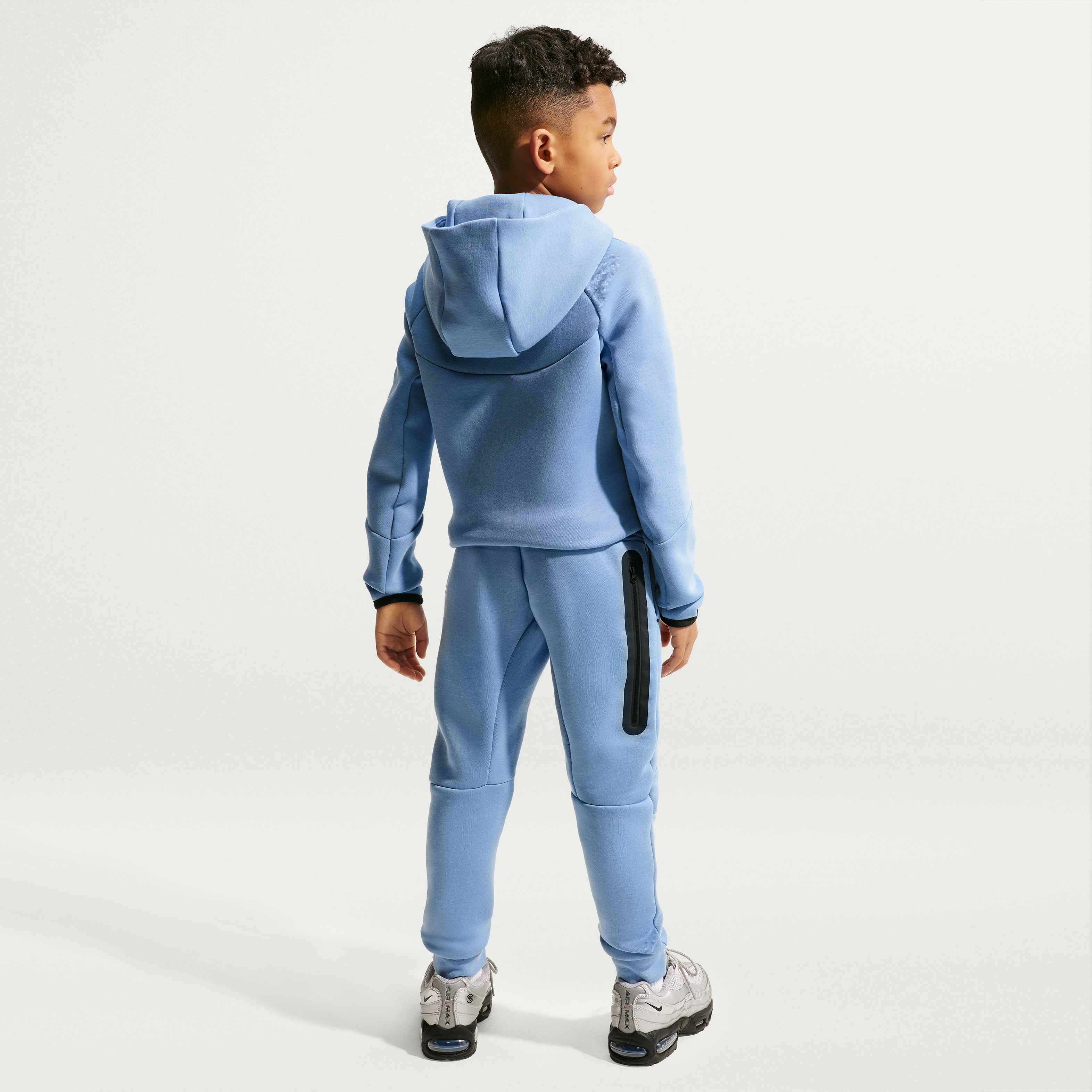 إنجلترا تك فليس image number 4