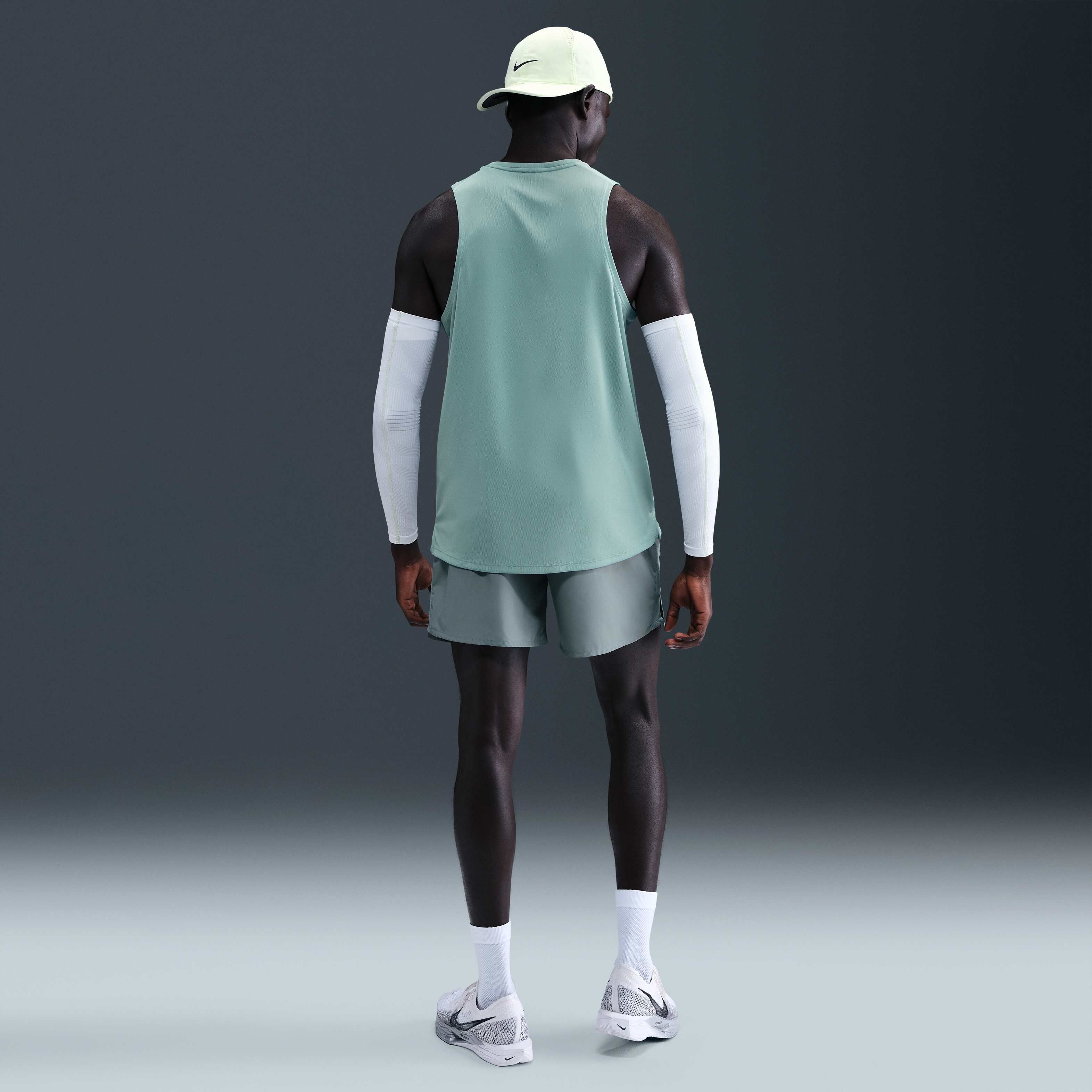 Nike Miler image number 4